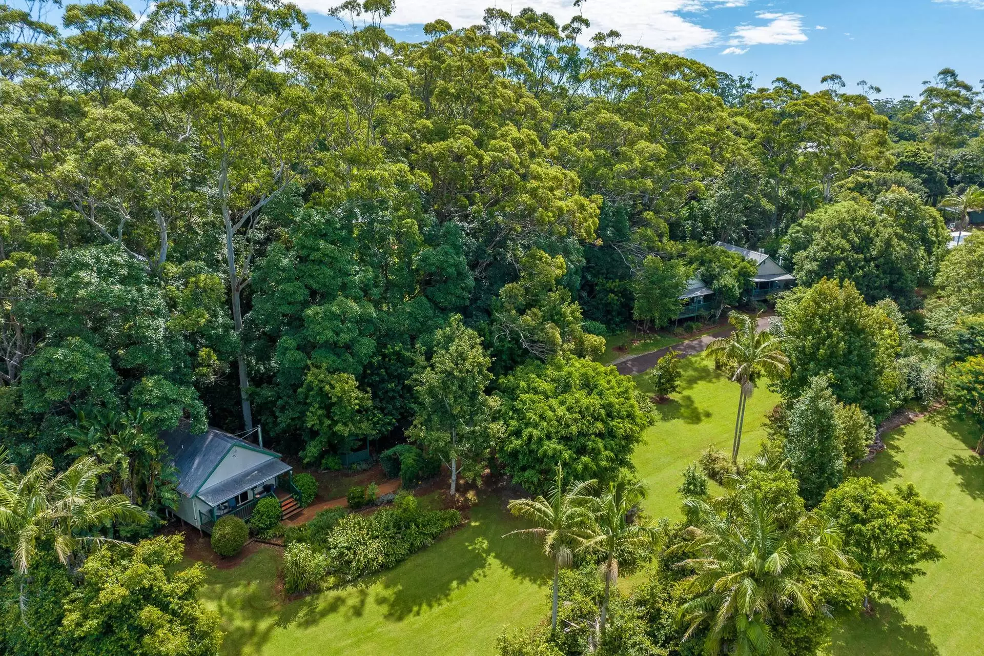 23-25 Kootenai Drive, Tamborine Mountain Sold by Queensland Sotheby's International Realty - image 1