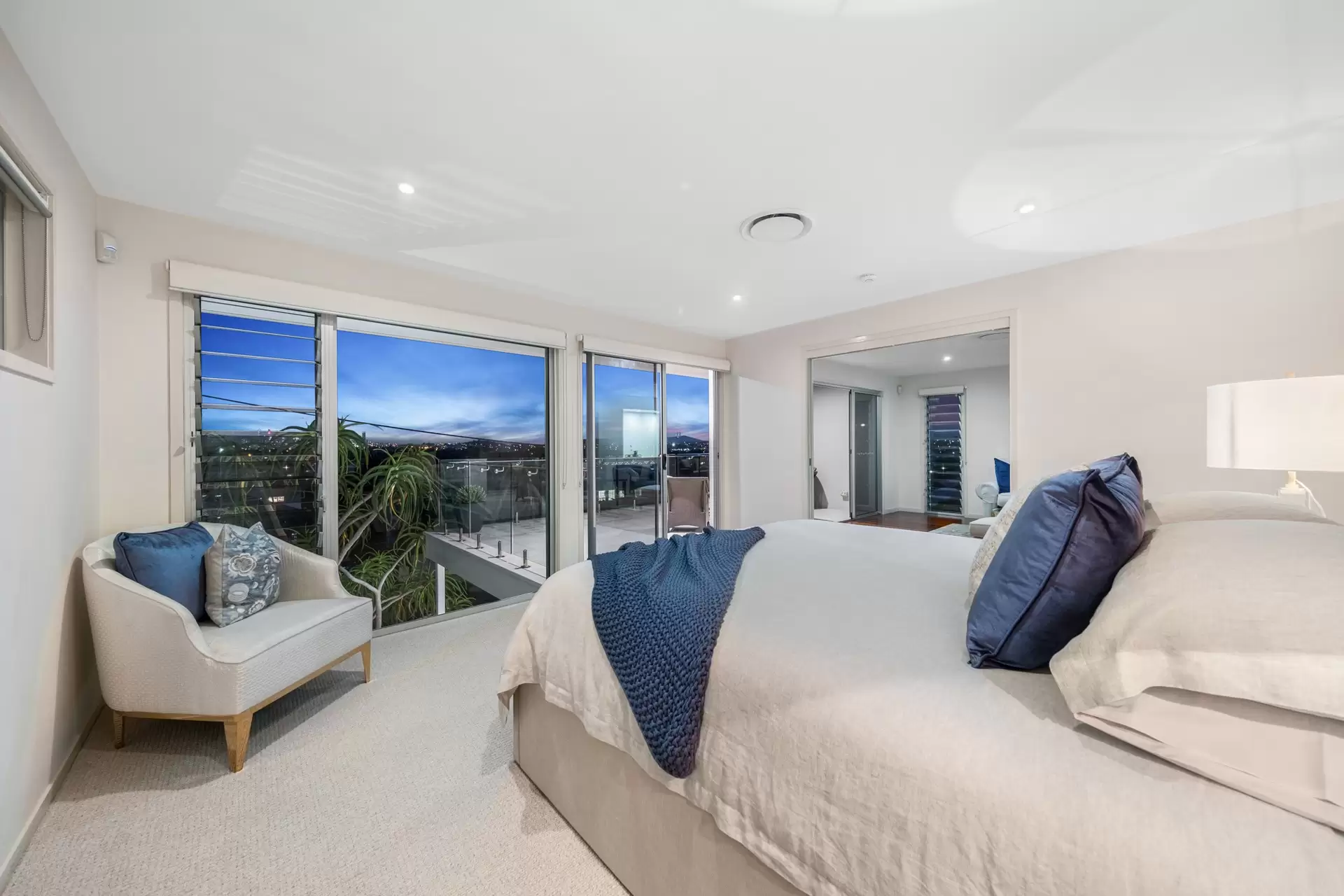 39 Westwood Street, Wavell Heights Sold by Queensland Sotheby's International Realty - image 1