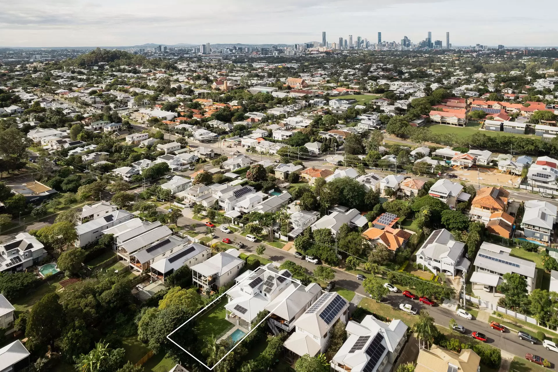 113 Evelyn Street, Grange Sold by Queensland Sotheby's International Realty - image 1