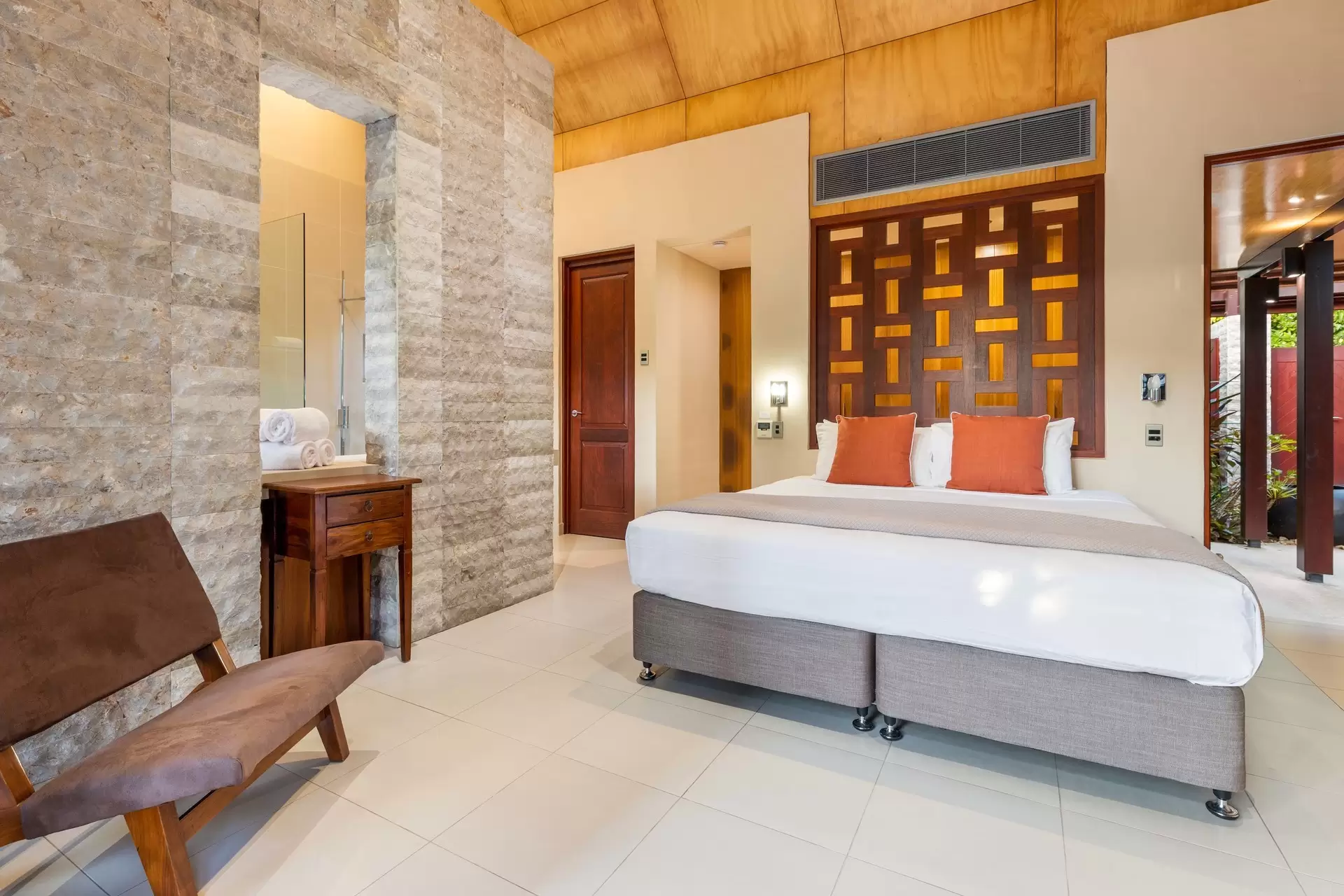 45 Bale Drive, Port Douglas Sold by Queensland Sotheby's International Realty - image 1