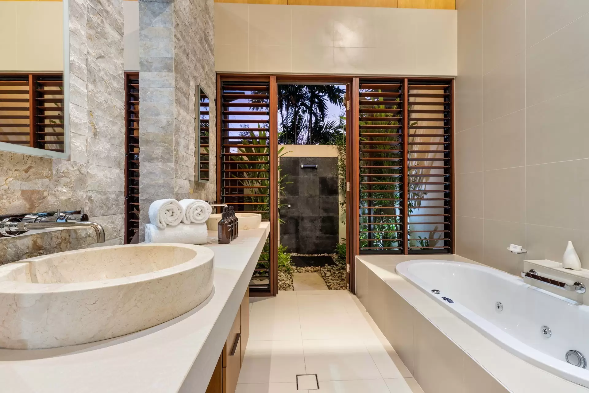 45 Bale Drive, Port Douglas Sold by Queensland Sotheby's International Realty - image 1