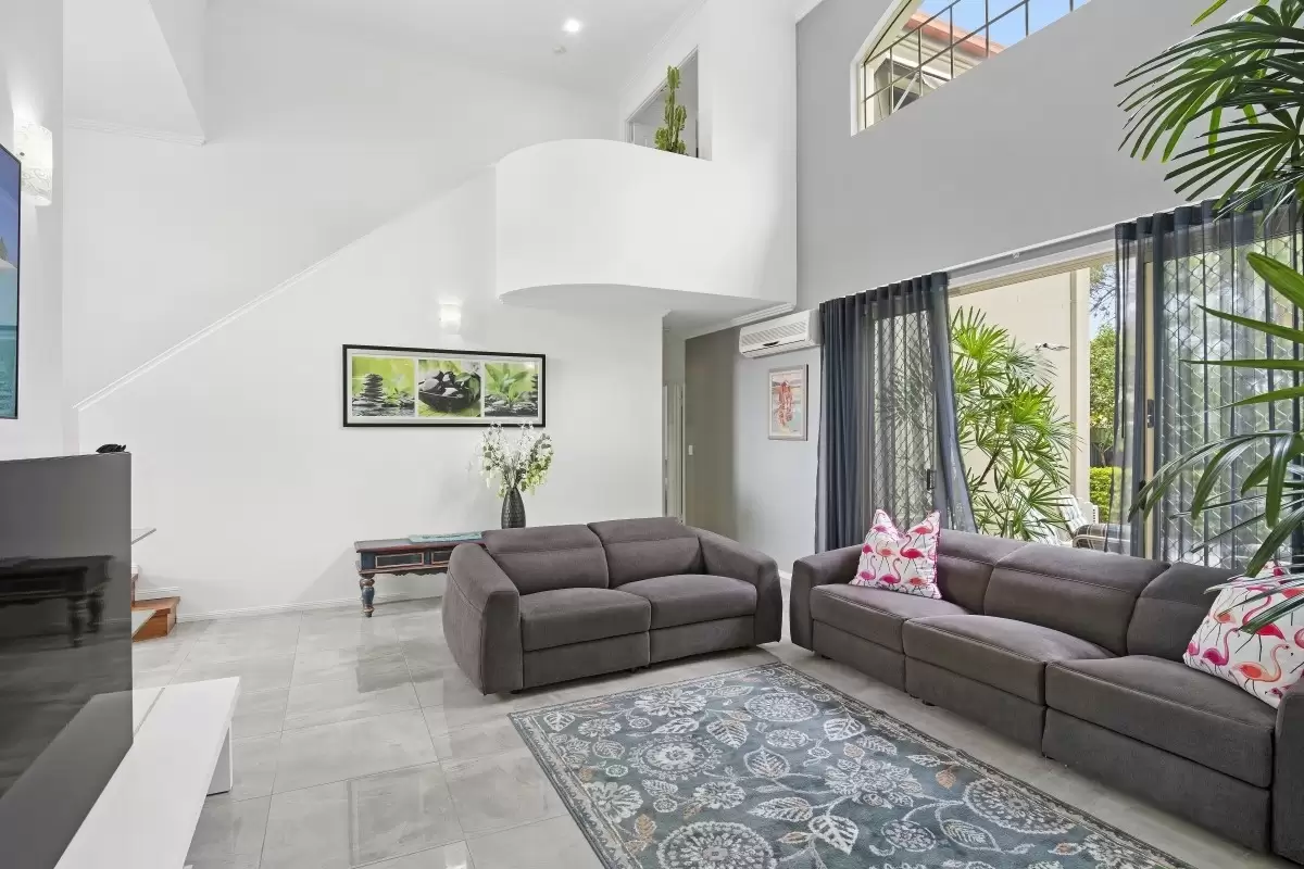 2 Sternway Place, Clear Island Waters Sold by Queensland Sotheby's International Realty - image 1