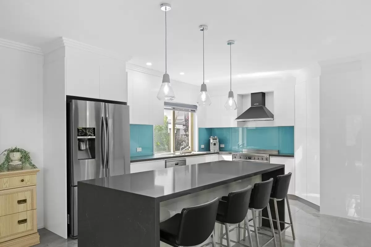 2 Sternway Place, Clear Island Waters Sold by Queensland Sotheby's International Realty - image 1
