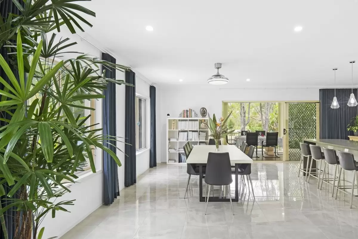 2 Sternway Place, Clear Island Waters Sold by  - image 1