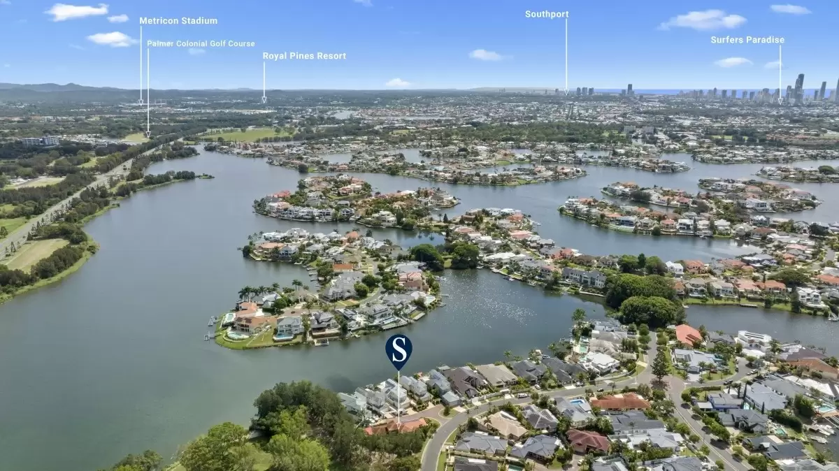 2 Sternway Place, Clear Island Waters Sold by Queensland Sotheby's International Realty - image 1