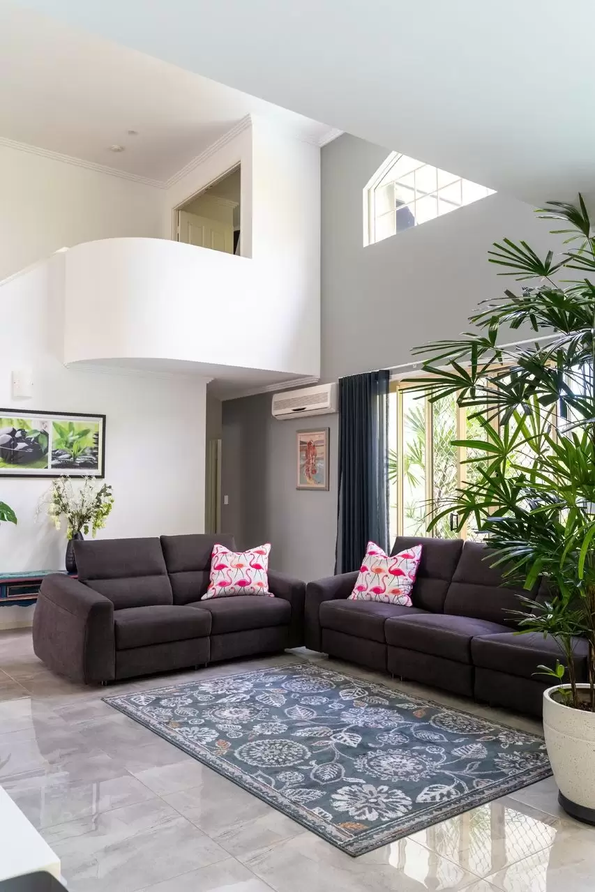 2 Sternway Place, Clear Island Waters Sold by Queensland Sotheby's International Realty - image 1