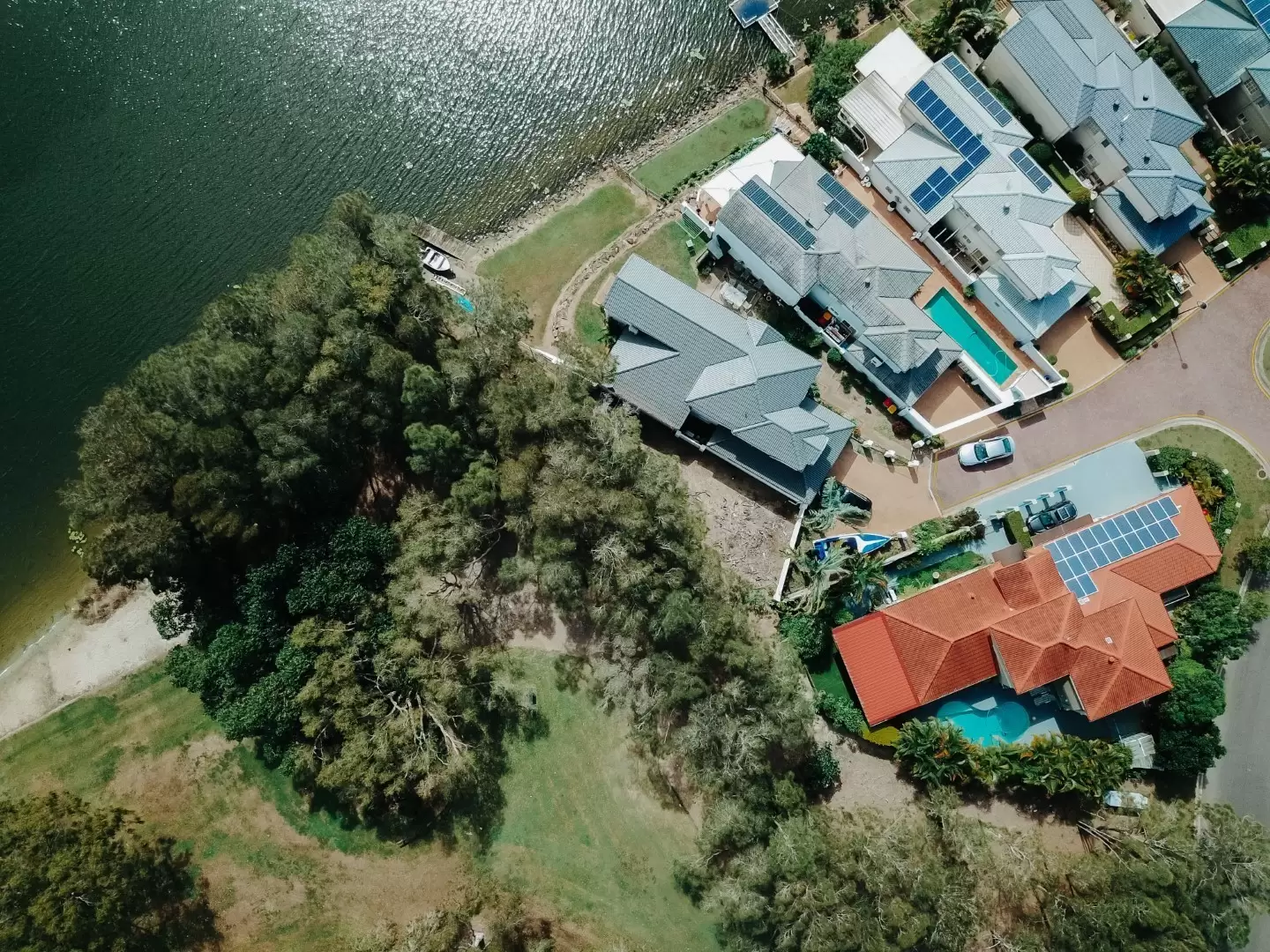 2 Sternway Place, Clear Island Waters Sold by  - image 1
