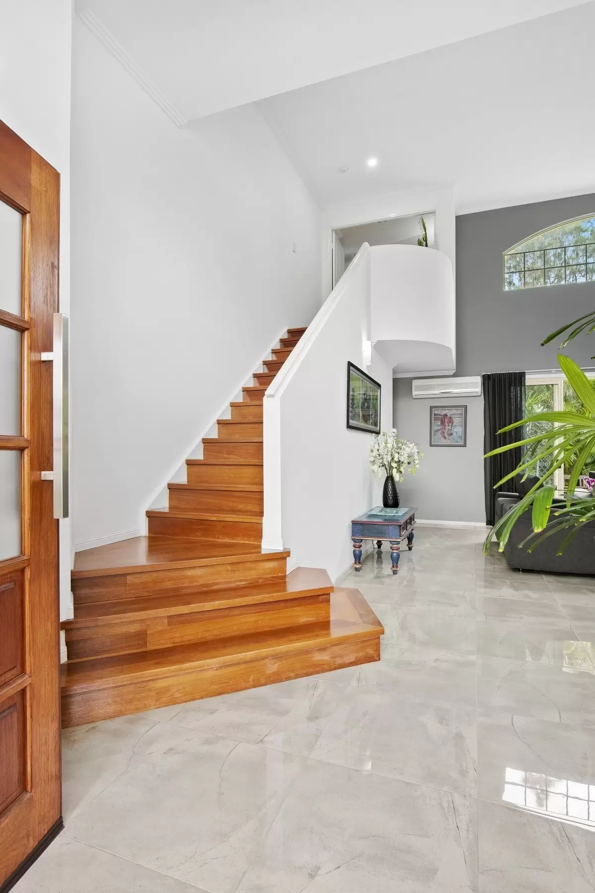 2 Sternway Place, Clear Island Waters Sold by  - image 1