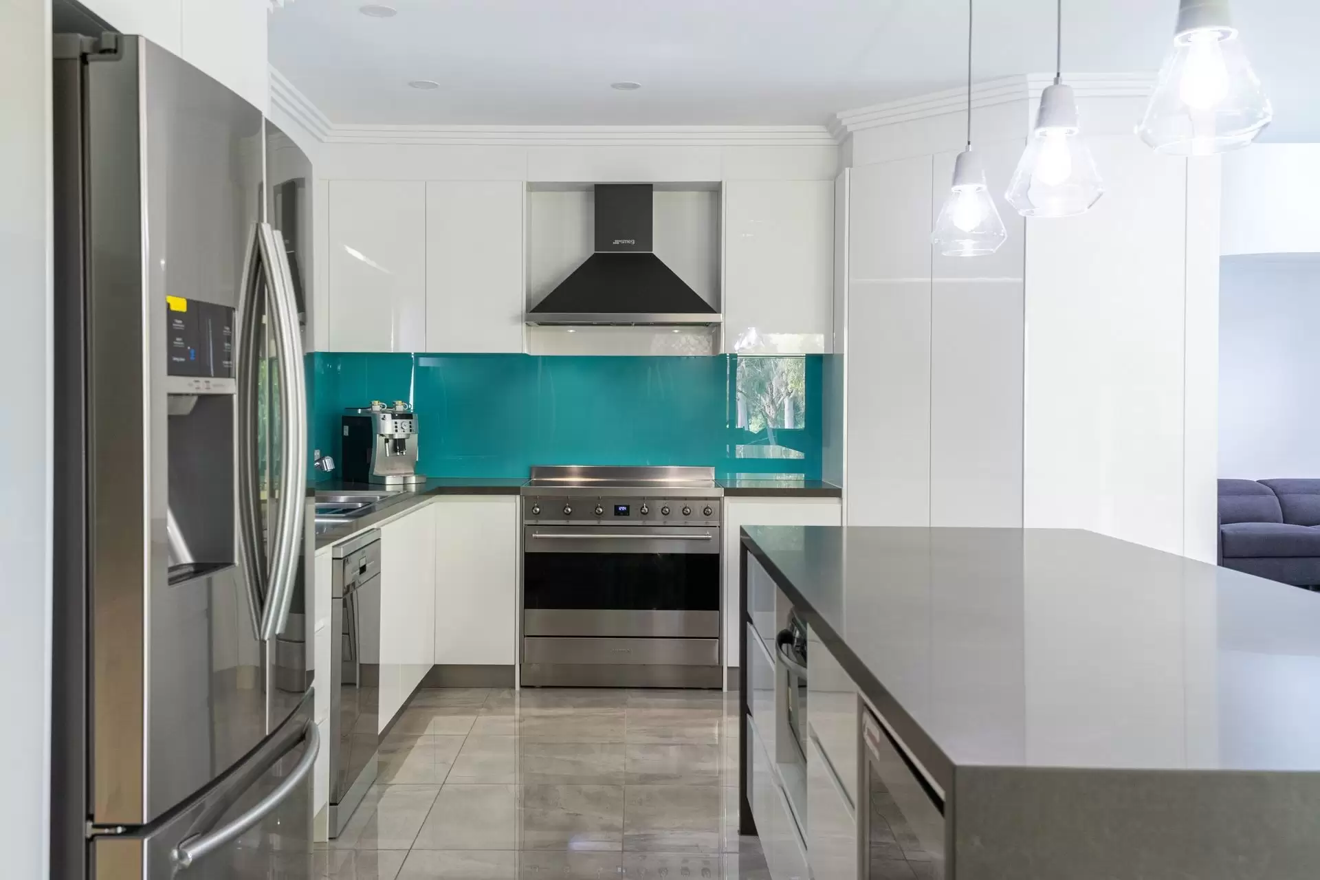 2 Sternway Place, Clear Island Waters Sold by Queensland Sotheby's International Realty - image 1