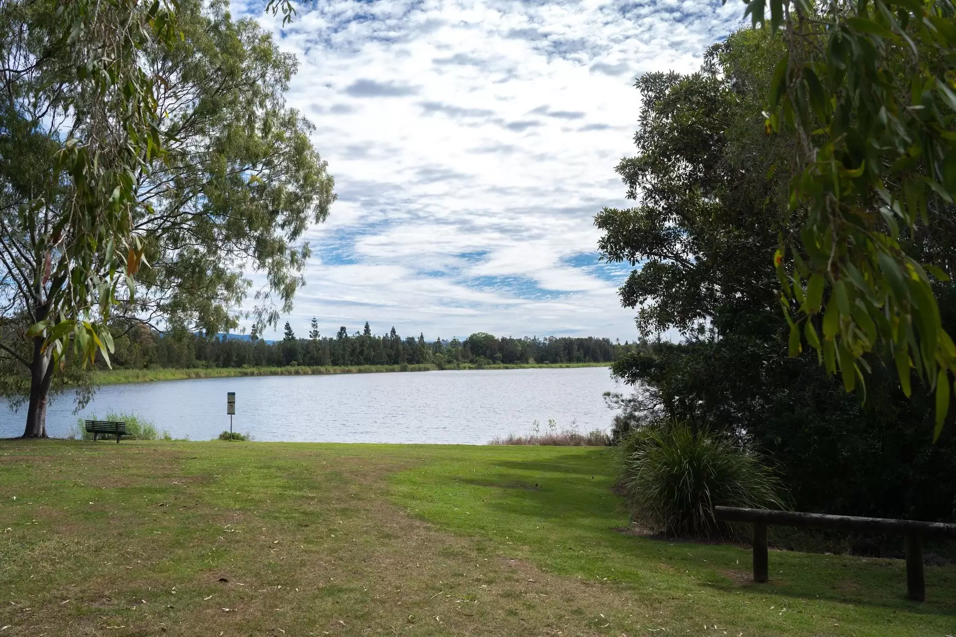 2 Sternway Place, Clear Island Waters Sold by  - image 1