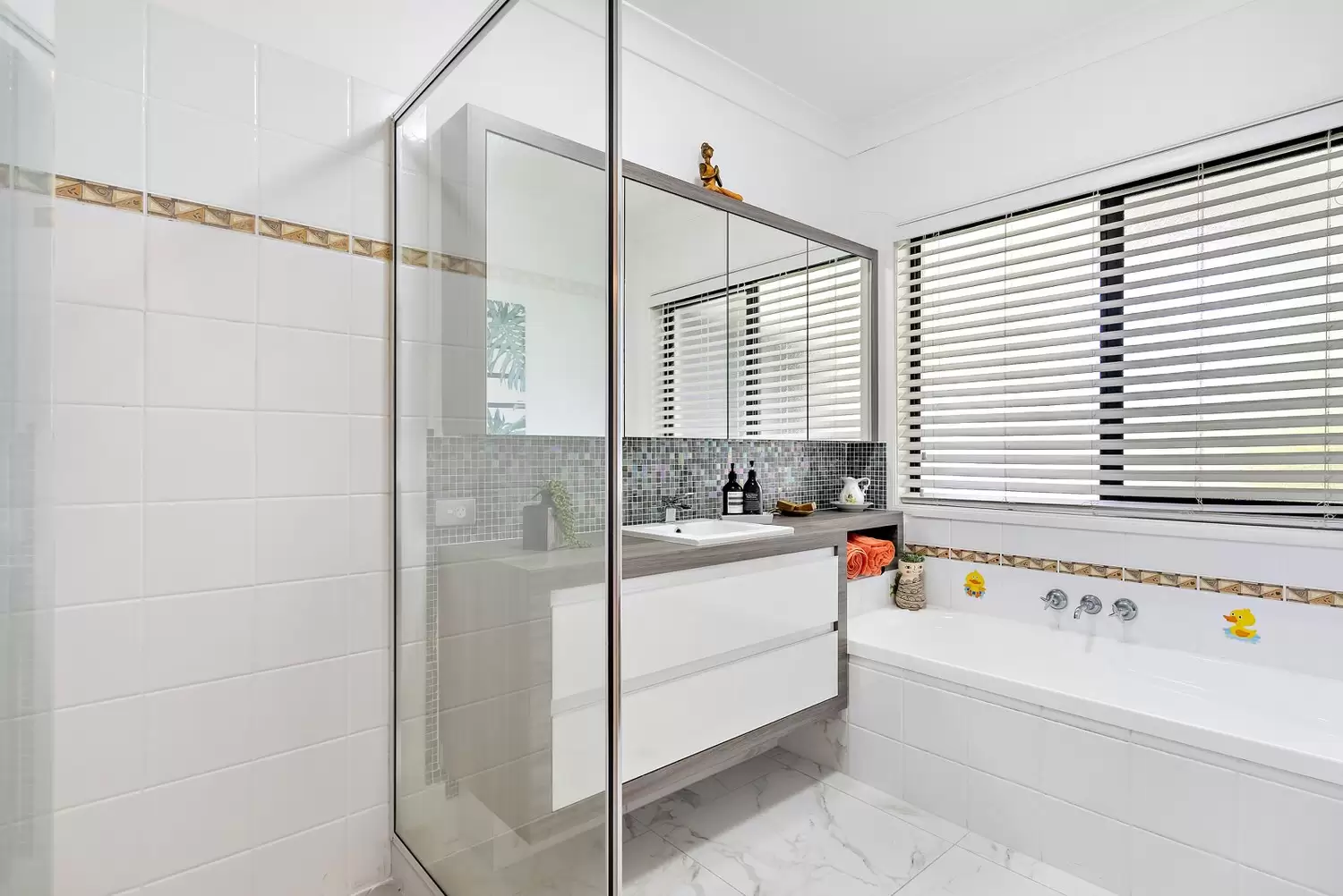 23 Starboard Avenue, Noosaville Sold by Queensland Sotheby's International Realty - image 1