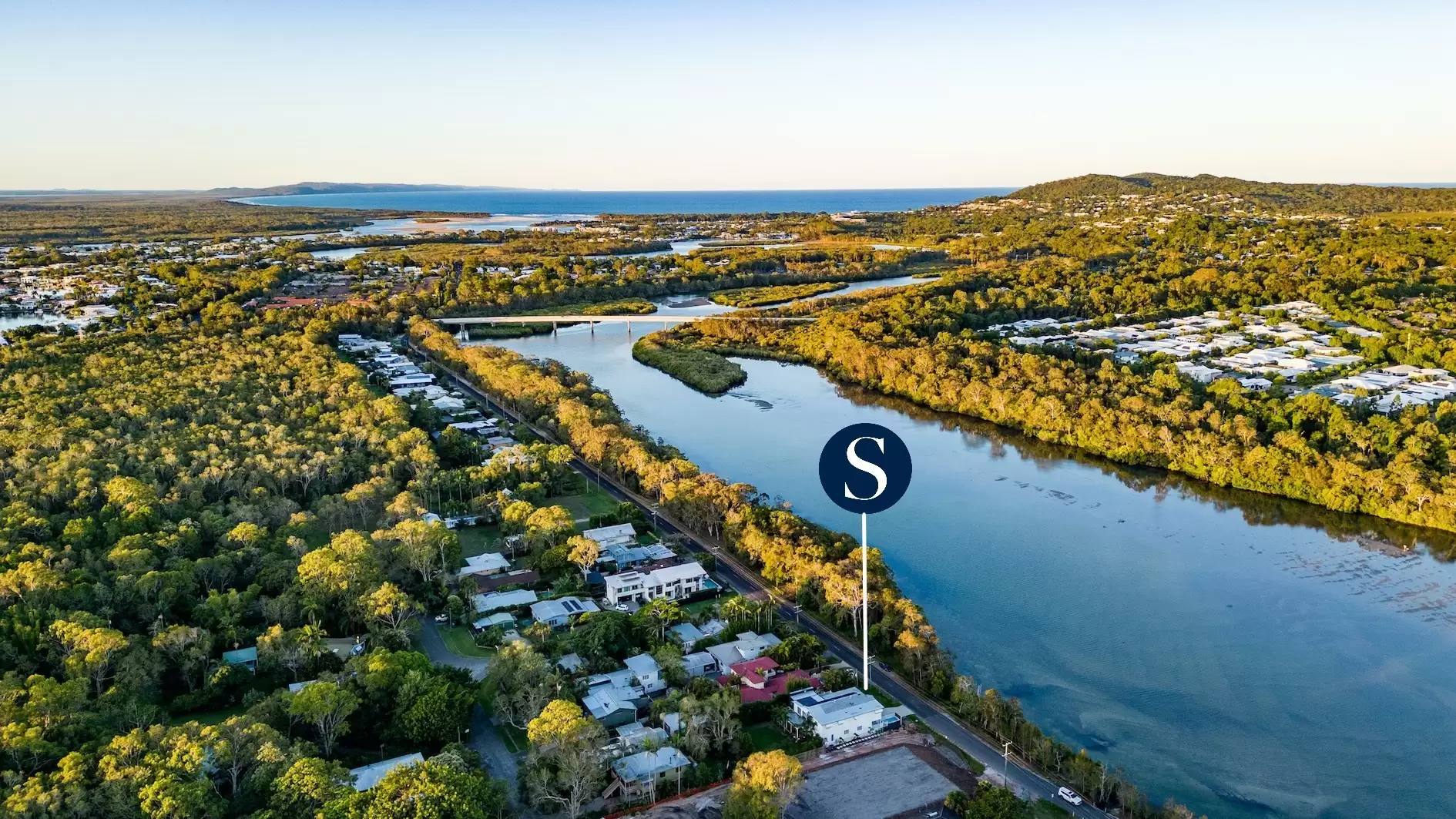 133 Lake Weyba Drive, Noosaville Sold by Queensland Sotheby's International Realty - image 1