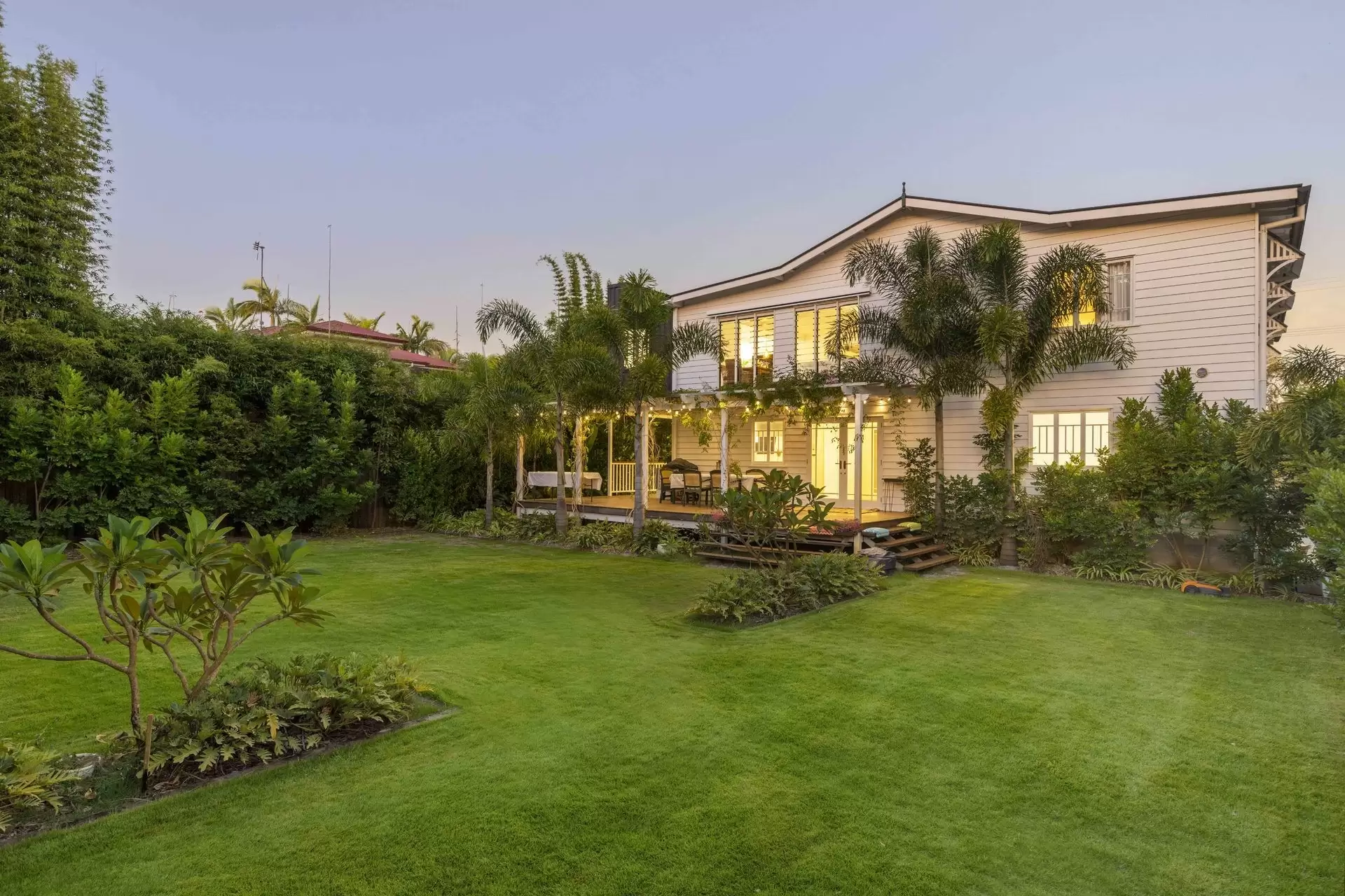 133 Lake Weyba Drive, Noosaville Sold by Queensland Sotheby's International Realty - image 1