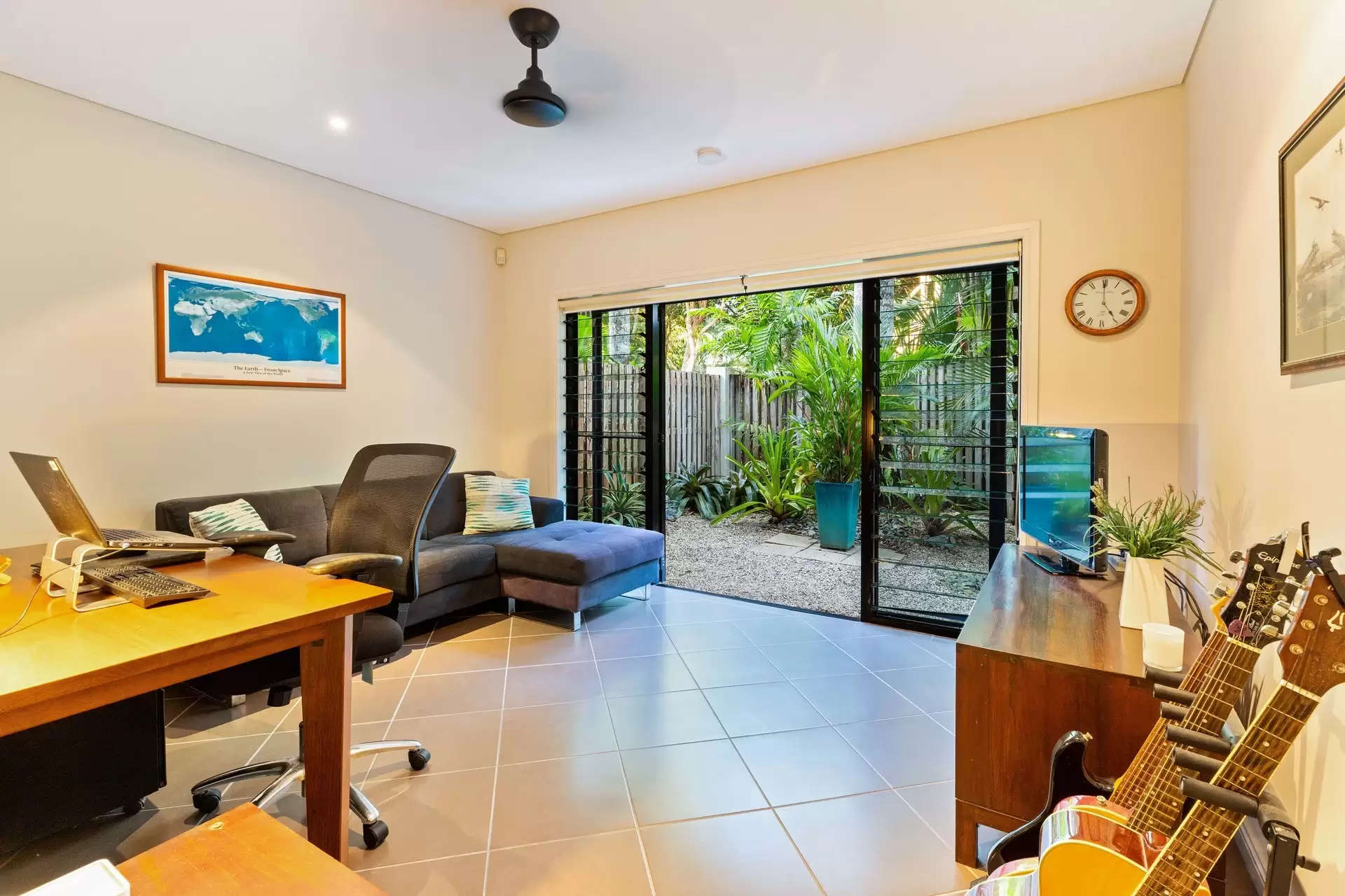1/10-16 St Crispins Avenue, Port Douglas Sold by Queensland Sotheby's International Realty - image 1