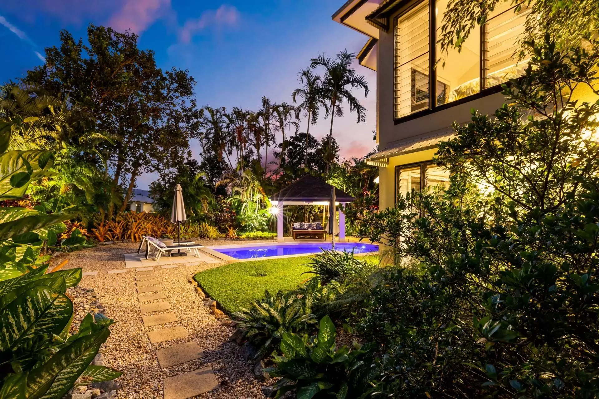 1/10-16 St Crispins Avenue, Port Douglas Sold by Queensland Sotheby's International Realty - image 1