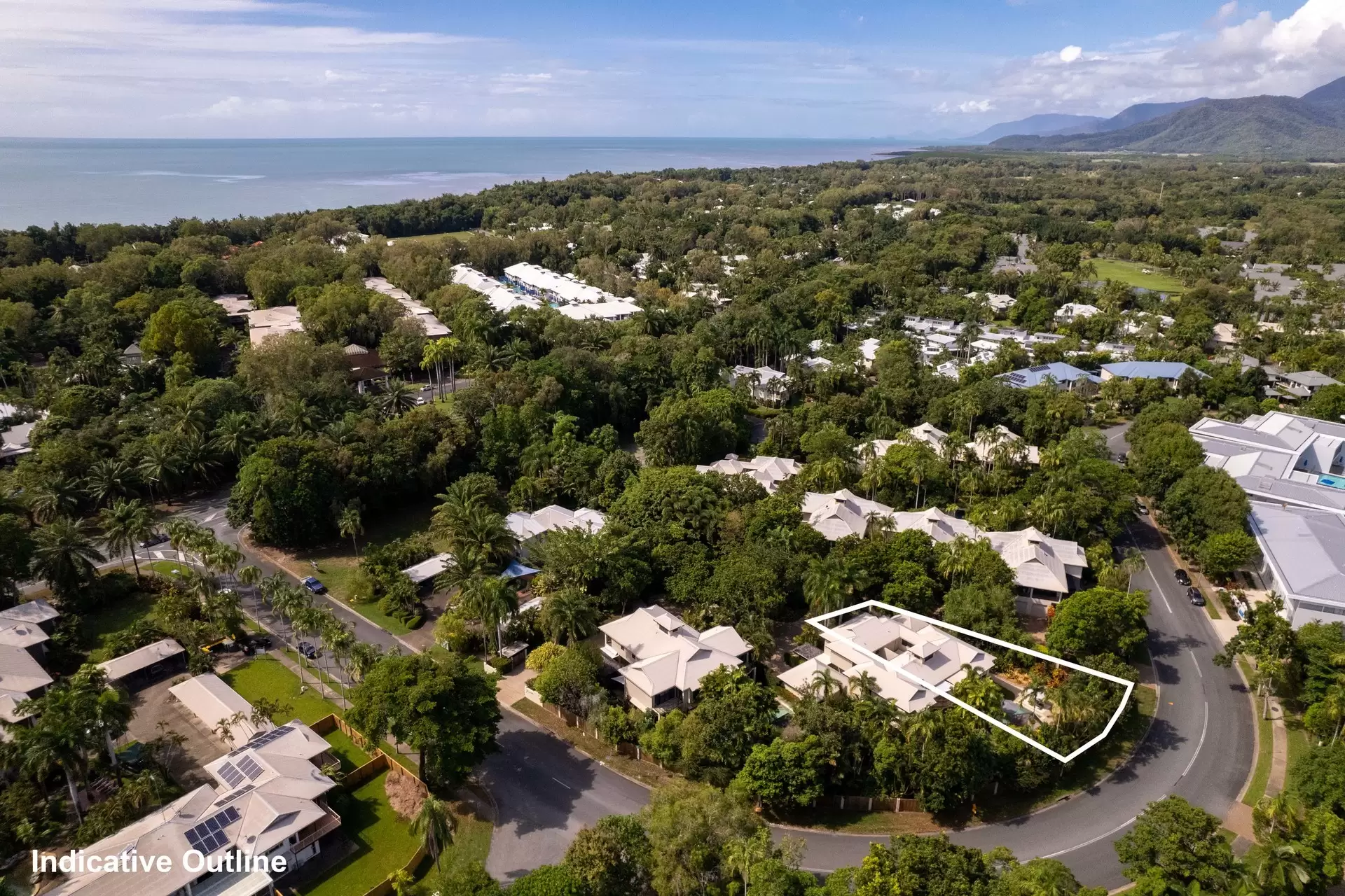 1/10-16 St Crispins Avenue, Port Douglas Sold by Queensland Sotheby's International Realty - image 1