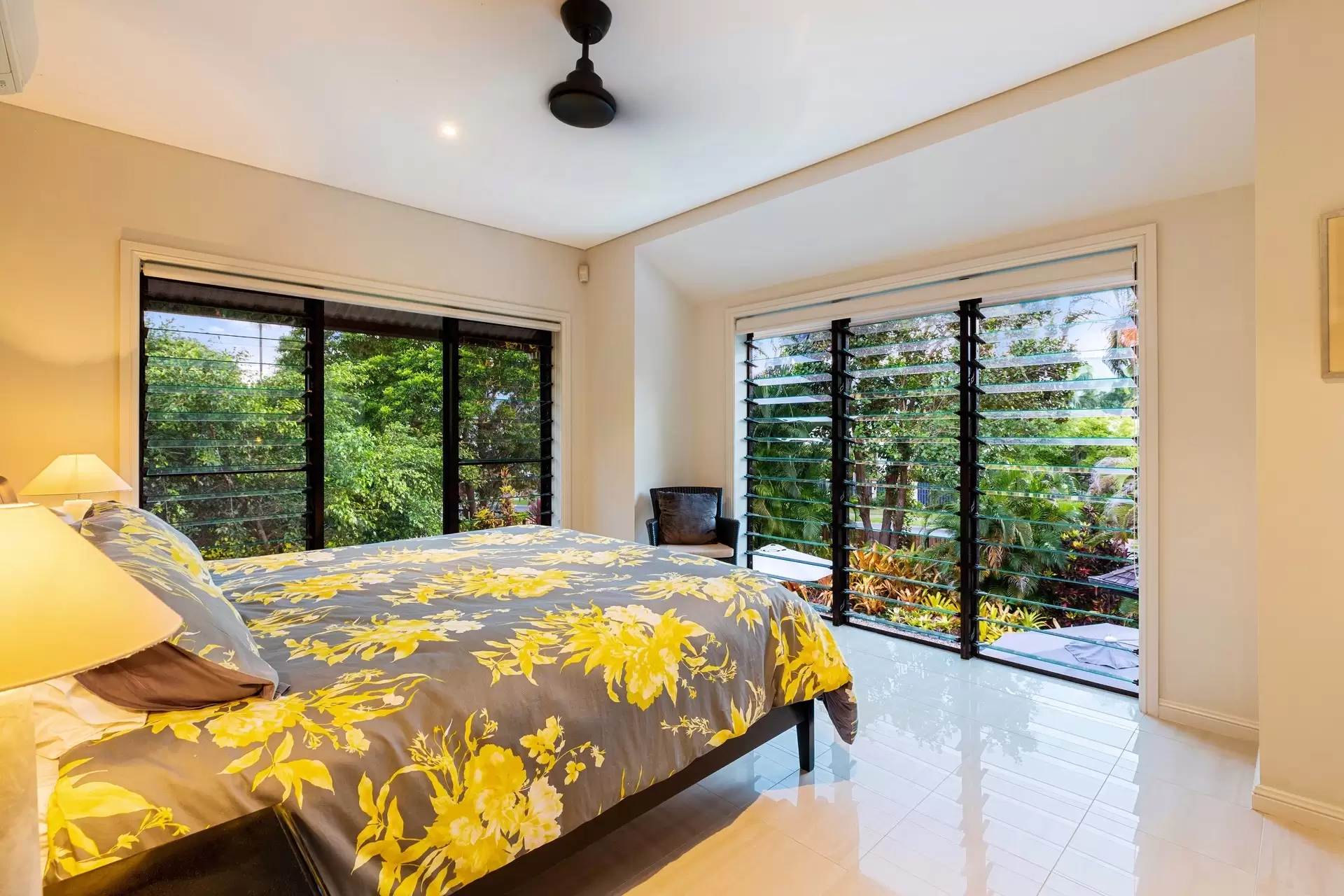 1/10-16 St Crispins Avenue, Port Douglas Sold by Queensland Sotheby's International Realty - image 1