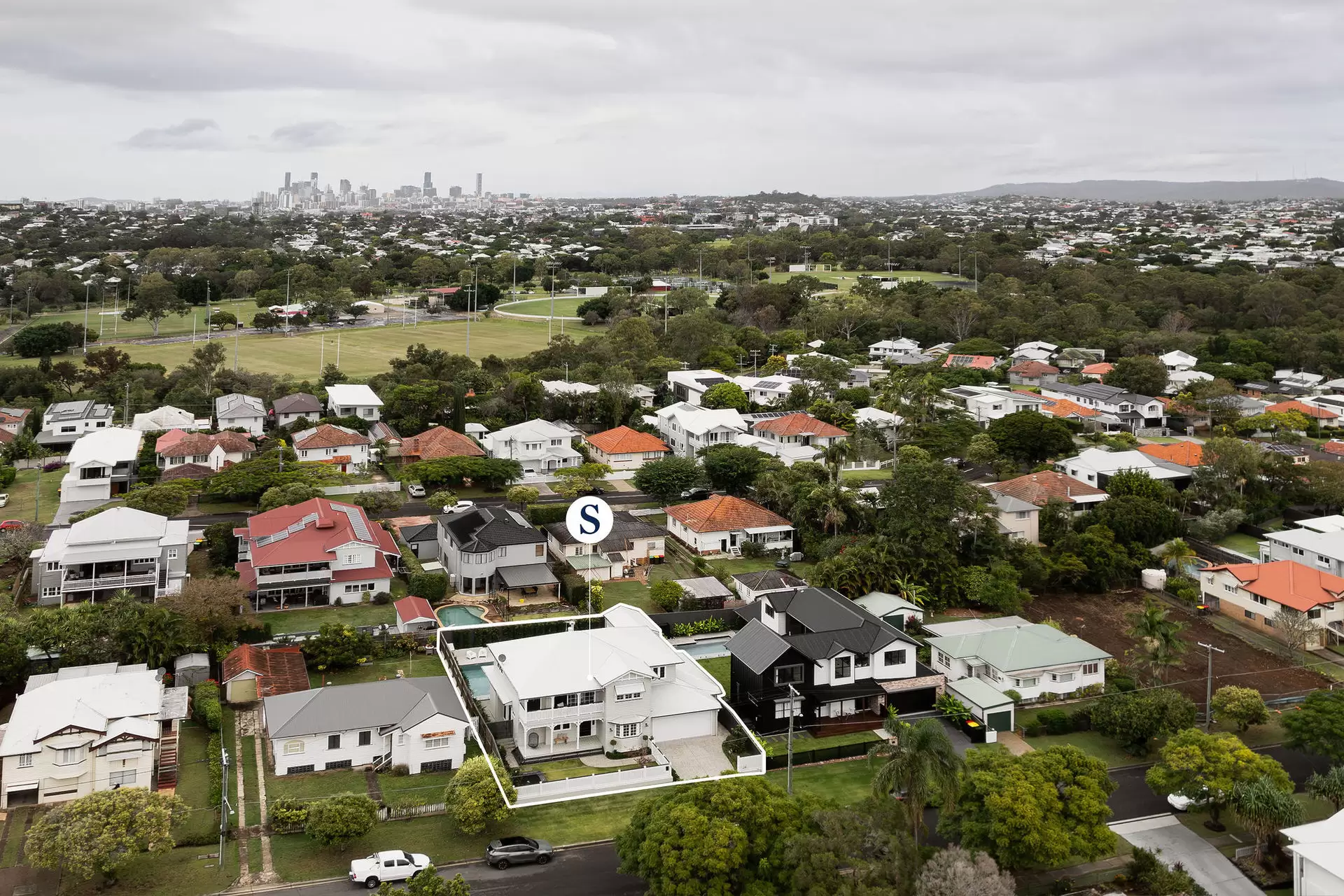 14 Cressey Street, Wavell Heights Sold by Queensland Sotheby's International Realty - image 1