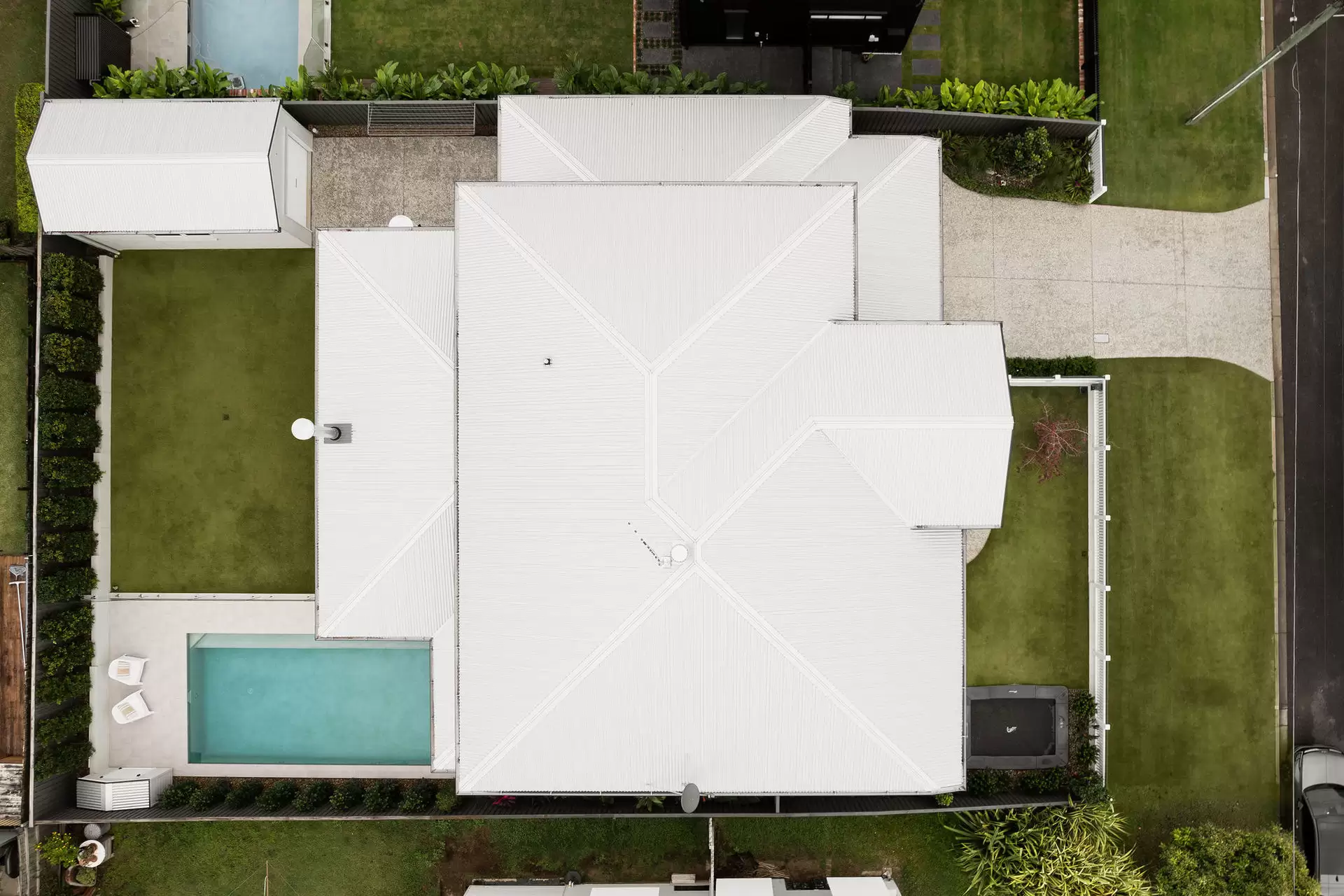 14 Cressey Street, Wavell Heights Sold by Queensland Sotheby's International Realty - image 1