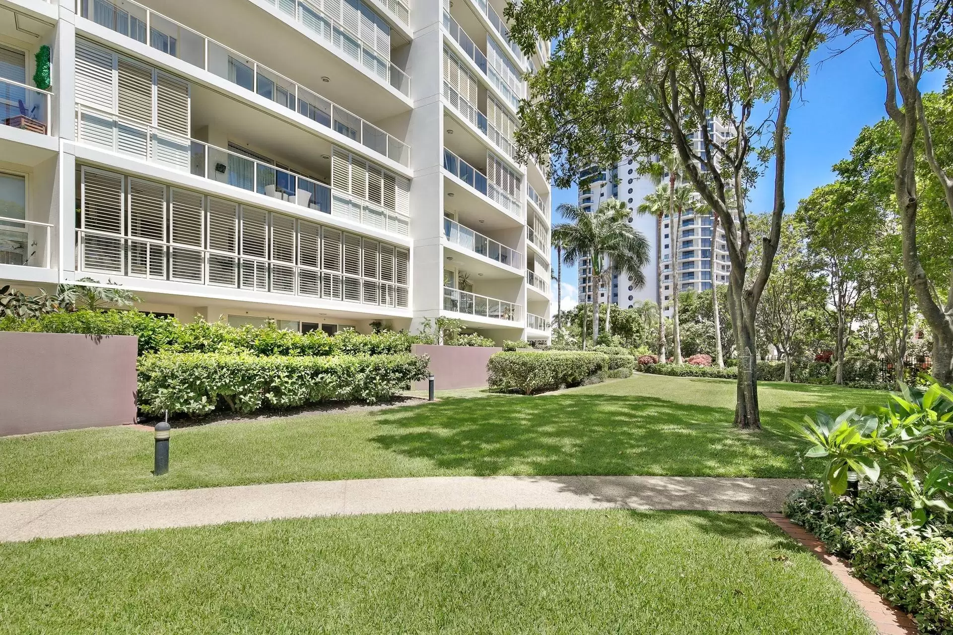 1091/1 Lennie Avenue, Main Beach Sold by Queensland Sotheby's International Realty - image 1