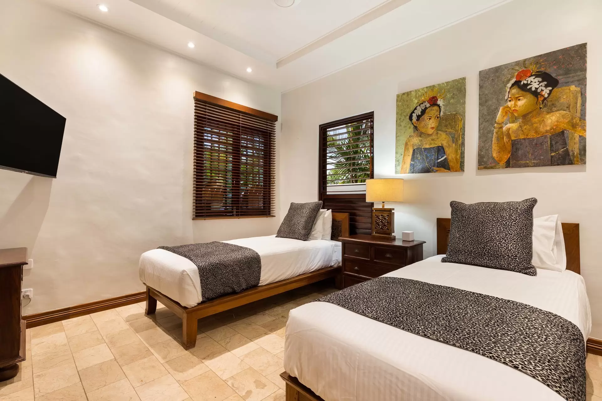 2/11 Murphy Street, Port Douglas Sold by Queensland Sotheby's International Realty - image 1