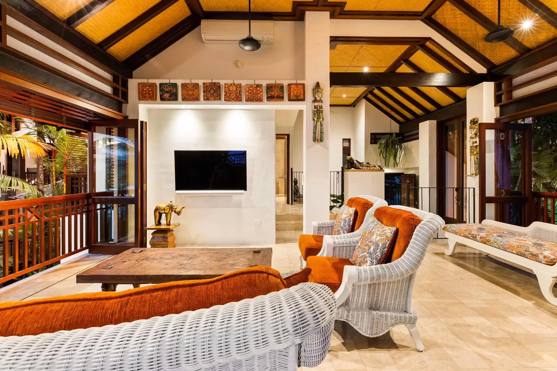 2/11 Murphy Street, Port Douglas Sold by Queensland Sotheby's International Realty - image 1