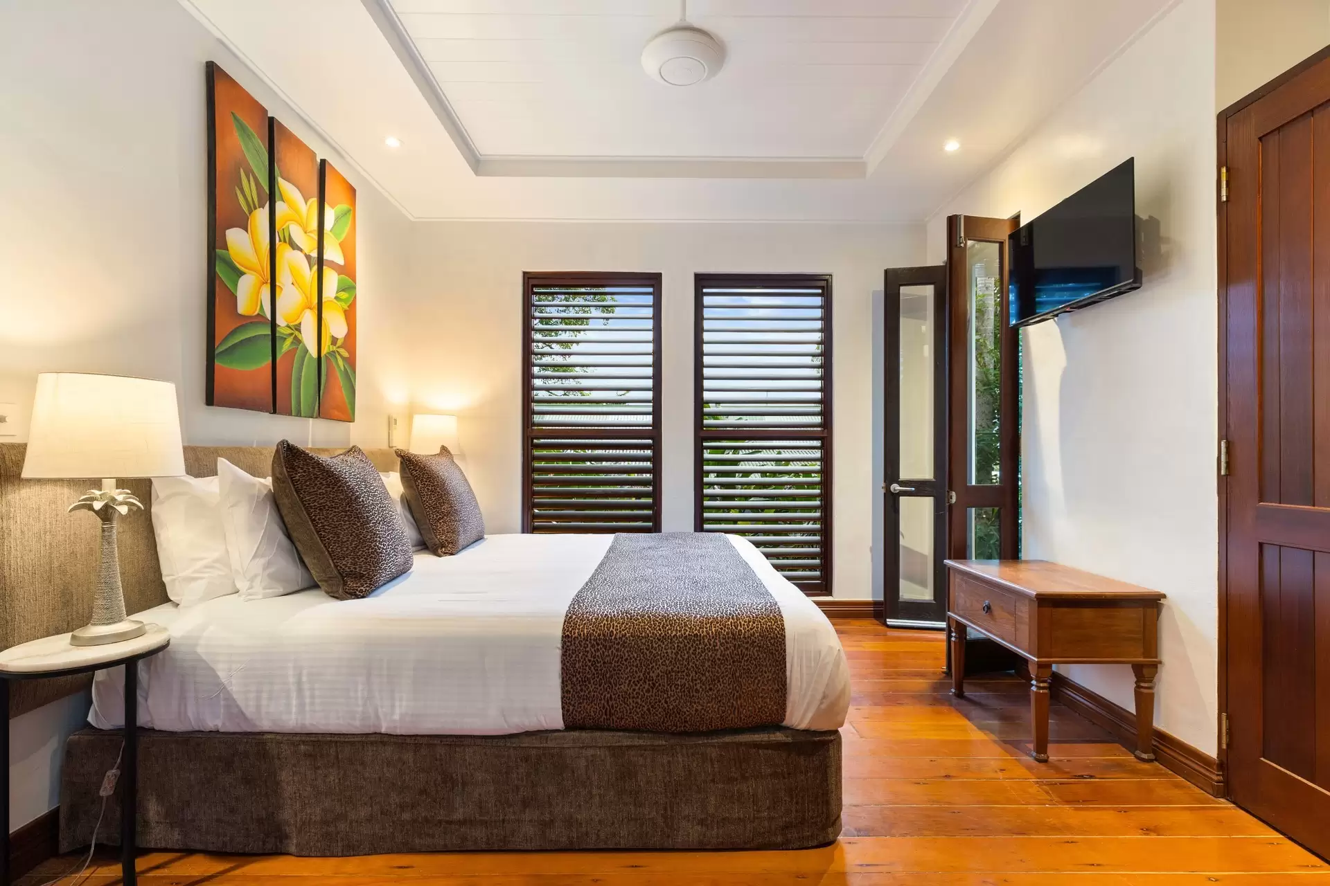 2/11 Murphy Street, Port Douglas Sold by Queensland Sotheby's International Realty - image 1