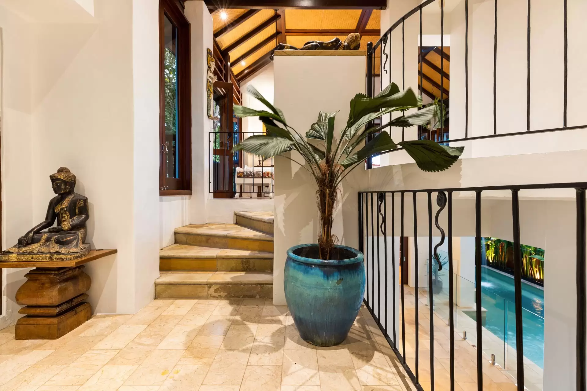 2/11 Murphy Street, Port Douglas Sold by Queensland Sotheby's International Realty - image 1
