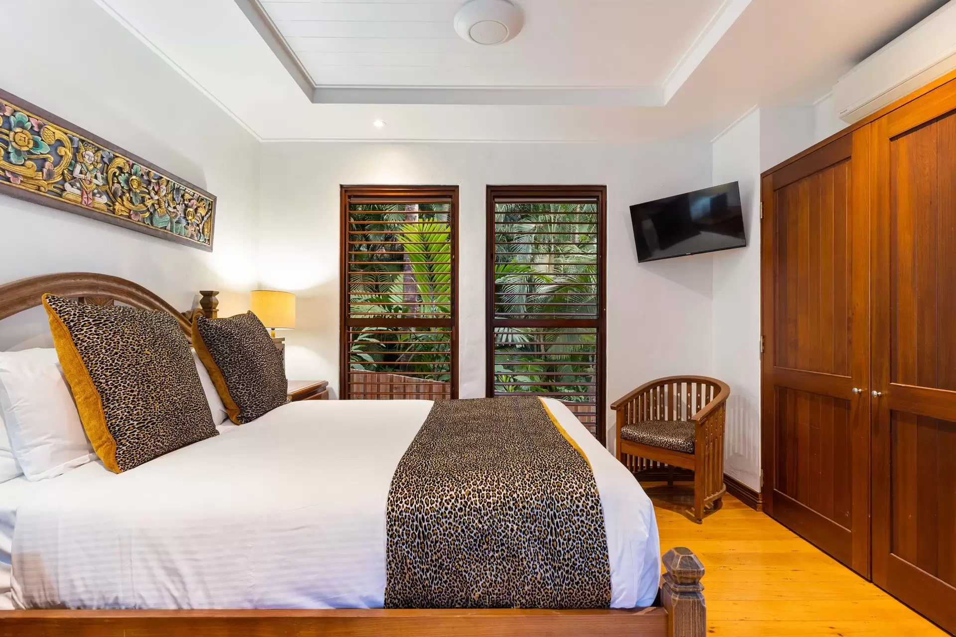 2/11 Murphy Street, Port Douglas Sold by Queensland Sotheby's International Realty - image 1