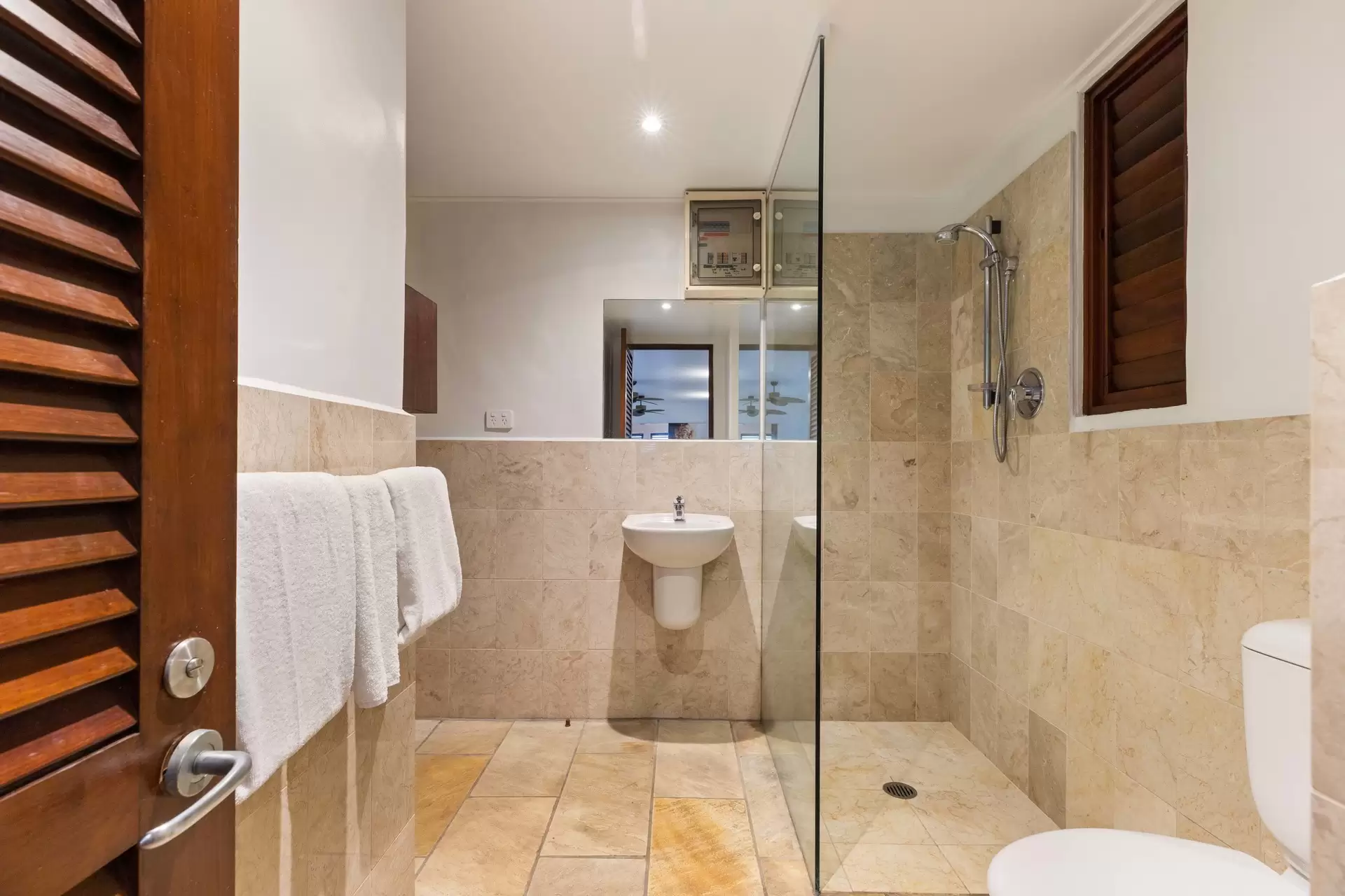 2/11 Murphy Street, Port Douglas Sold by Queensland Sotheby's International Realty - image 1