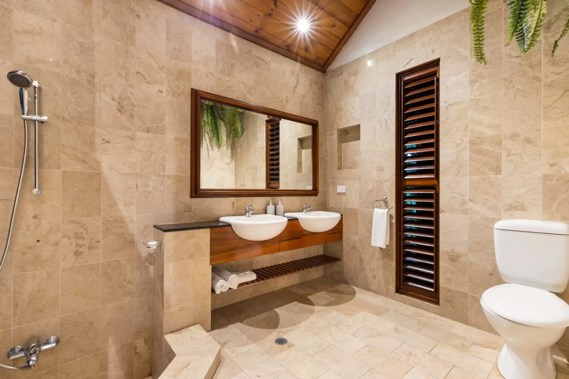 2/11 Murphy Street, Port Douglas Sold by Queensland Sotheby's International Realty - image 1