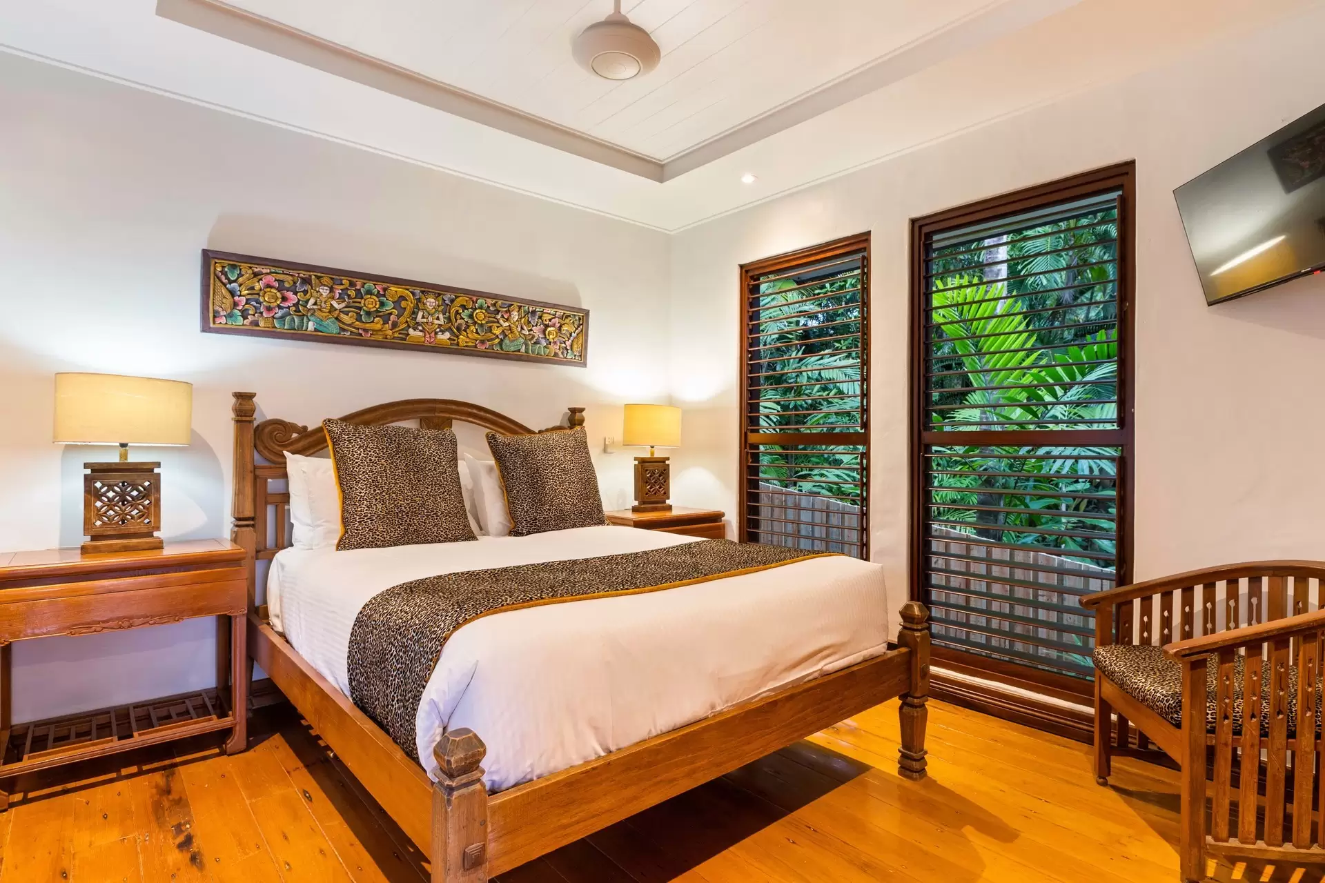 2/11 Murphy Street, Port Douglas Sold by Queensland Sotheby's International Realty - image 1