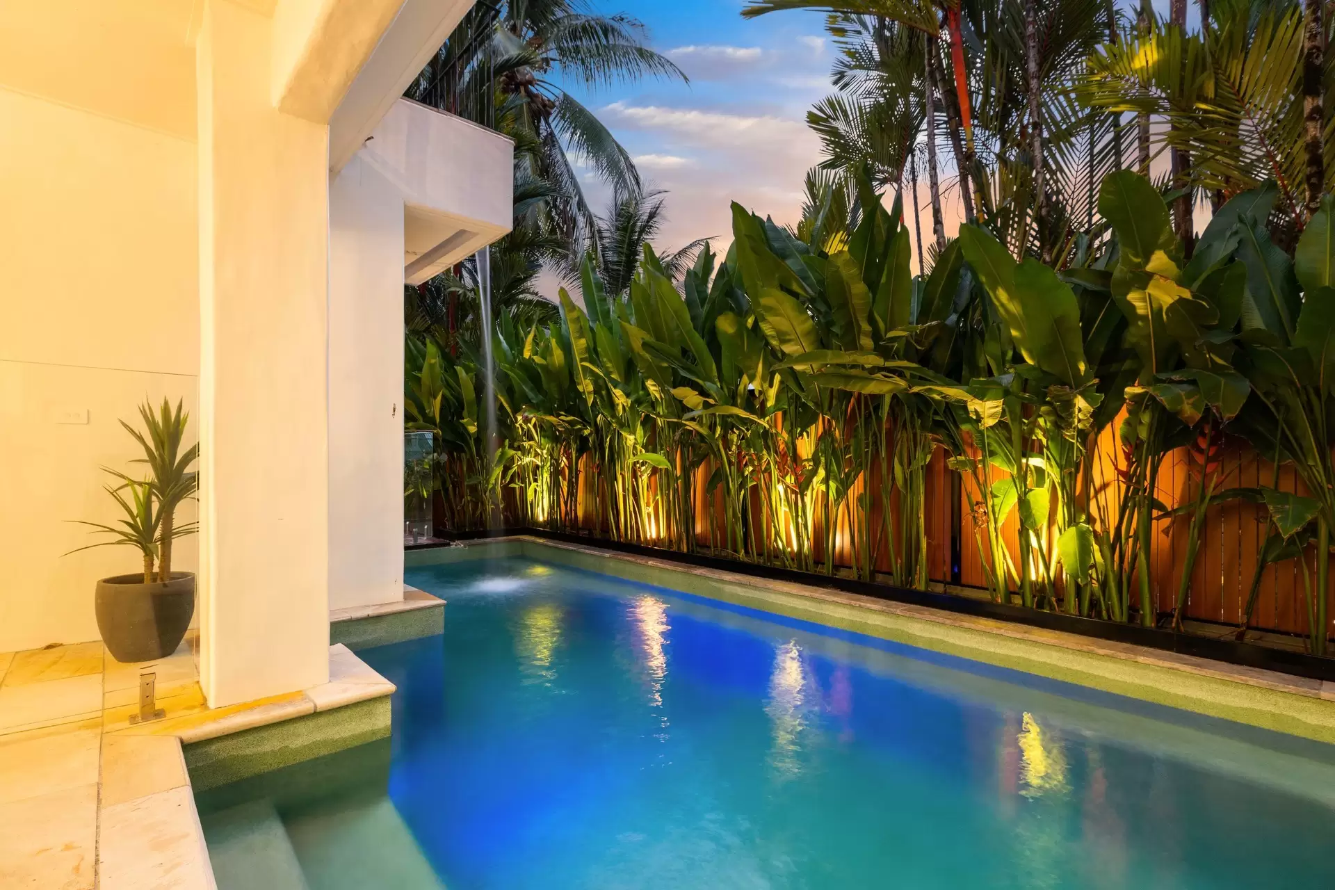 2/11 Murphy Street, Port Douglas Sold by Queensland Sotheby's International Realty - image 1