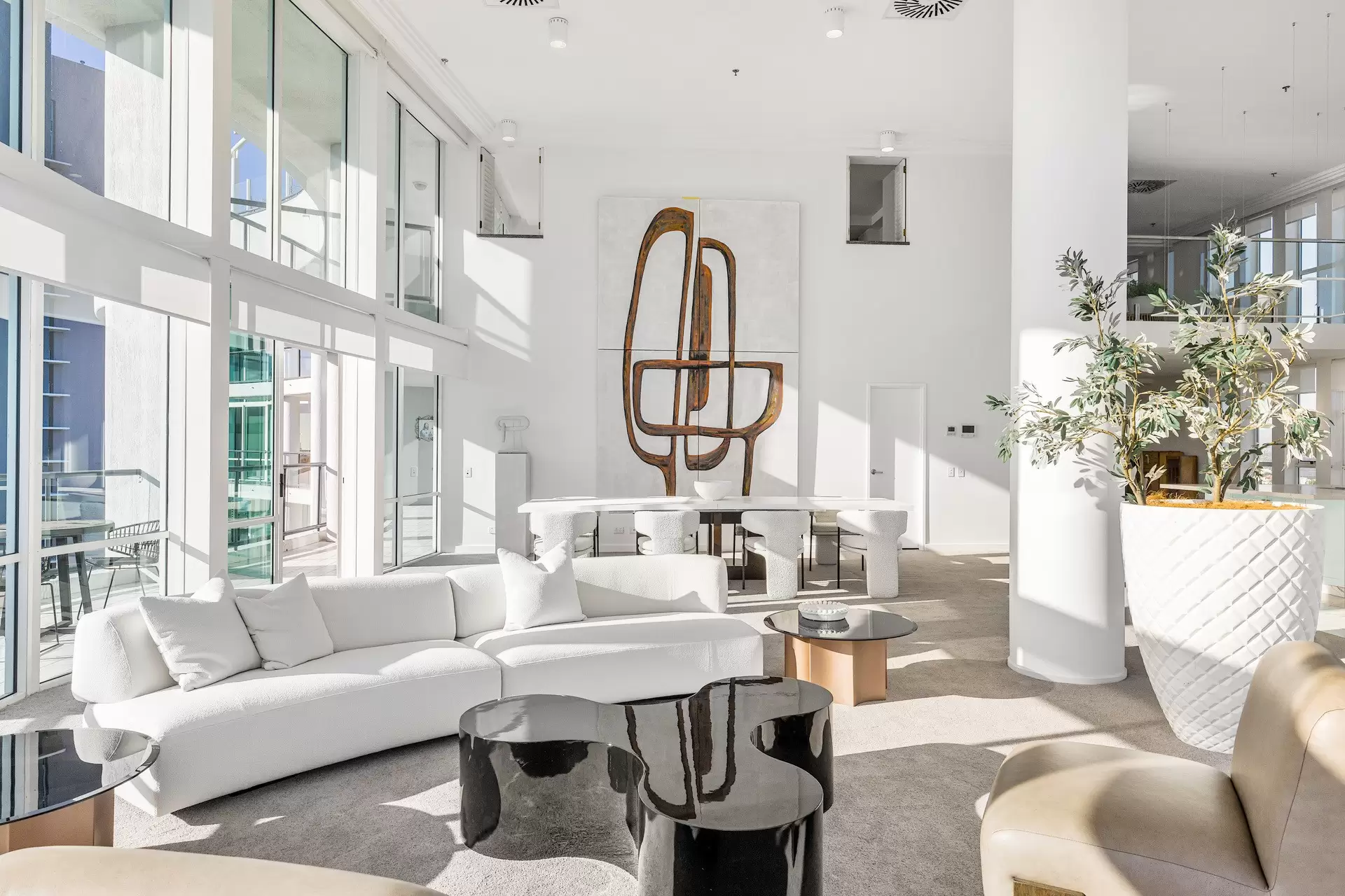 Malibu 55/3 Tedder Avenue, Main Beach Sold by Queensland Sotheby's International Realty - image 1