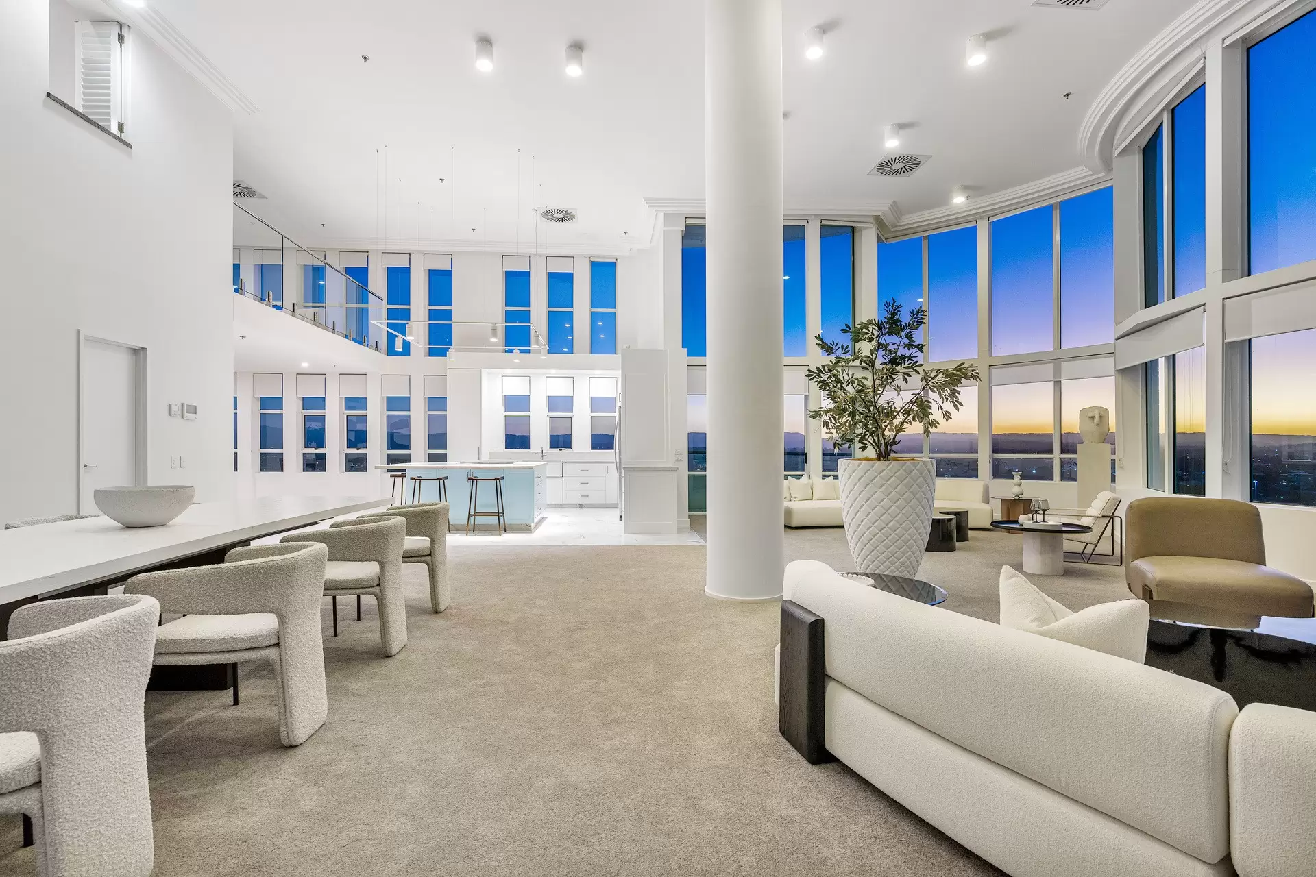 Malibu 55/3 Tedder Avenue, Main Beach Sold by Queensland Sotheby's International Realty - image 1