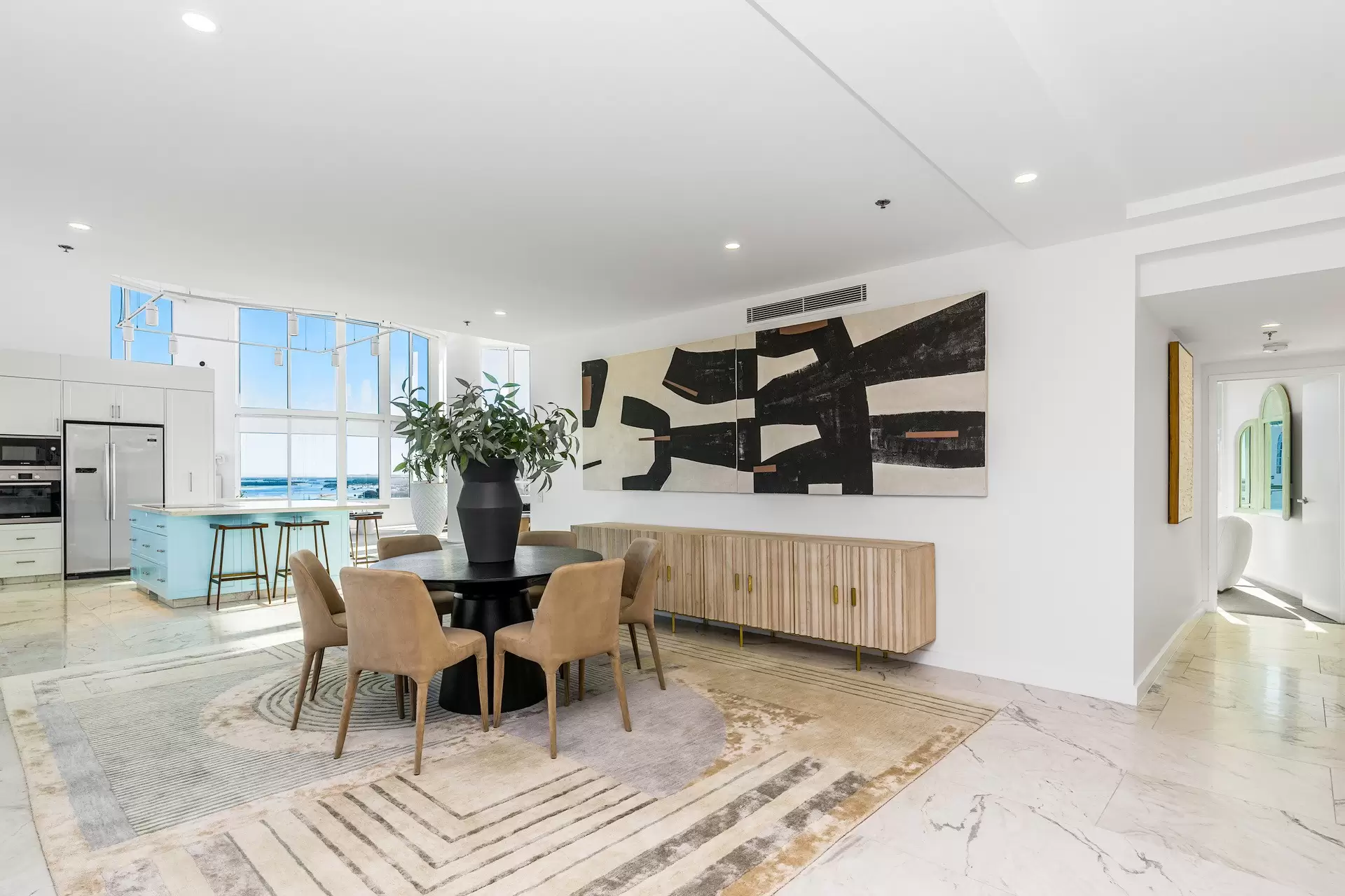 Malibu 55/3 Tedder Avenue, Main Beach Sold by Queensland Sotheby's International Realty - image 1