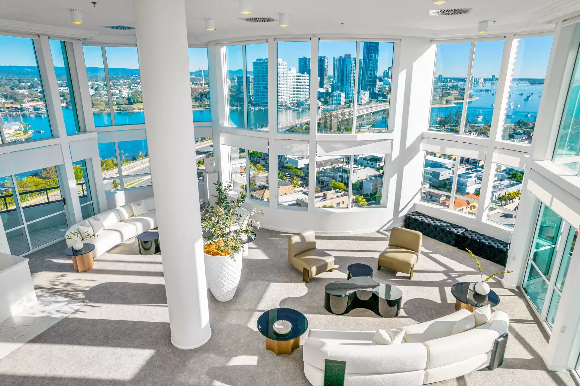 Malibu 55/3 Tedder Avenue, Main Beach Sold by Queensland Sotheby's International Realty - image 1