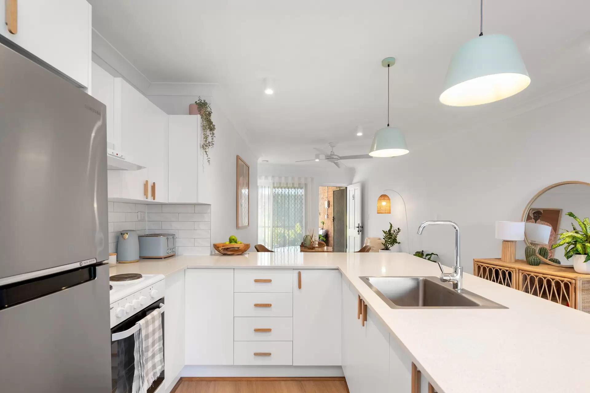 5/37 Buxton Street, Ascot Sold by  - image 1
