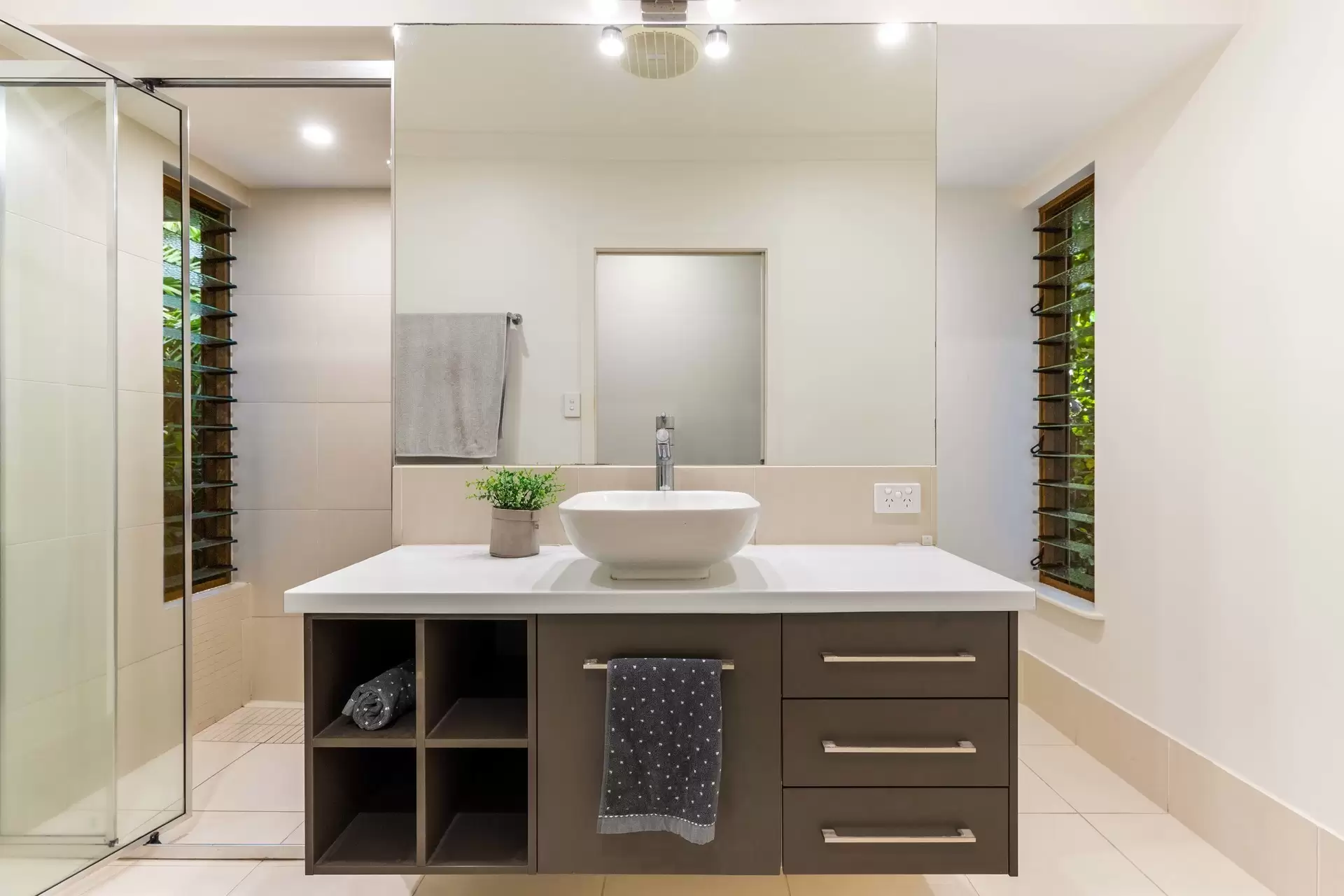 12/14-32 Barrier Street, Port Douglas Sold by Queensland Sotheby's International Realty - image 1