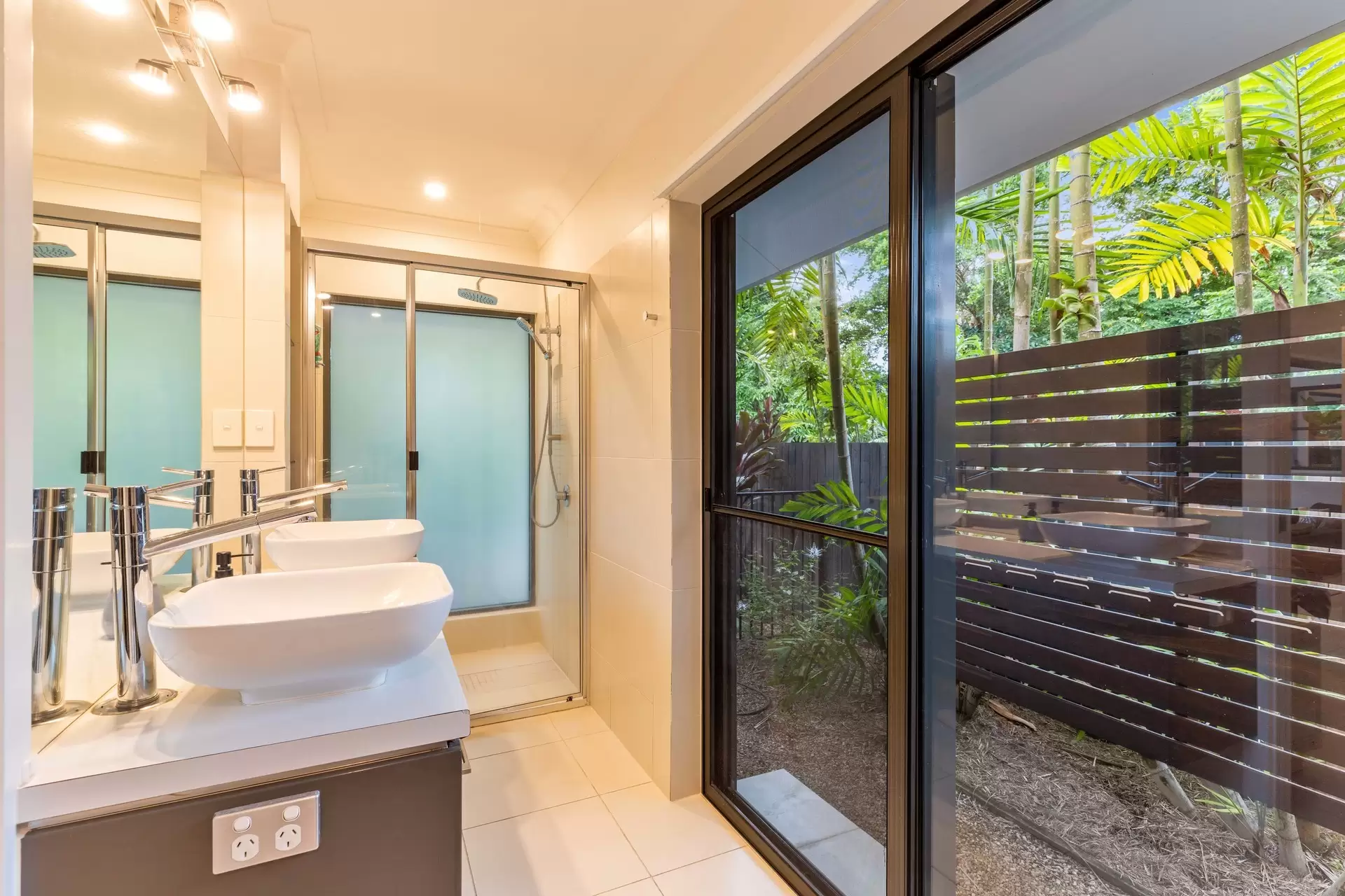 12/14-32 Barrier Street, Port Douglas Sold by Queensland Sotheby's International Realty - image 1