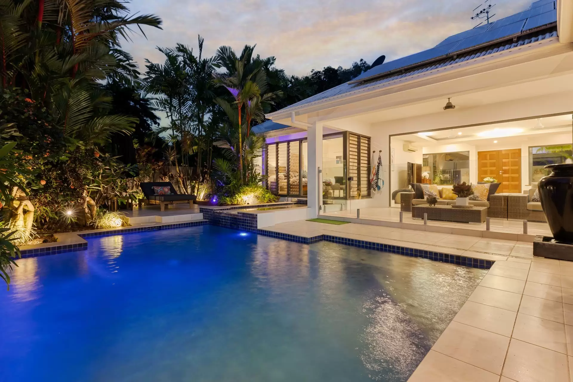 12/14-32 Barrier Street, Port Douglas Sold by Queensland Sotheby's International Realty - image 1