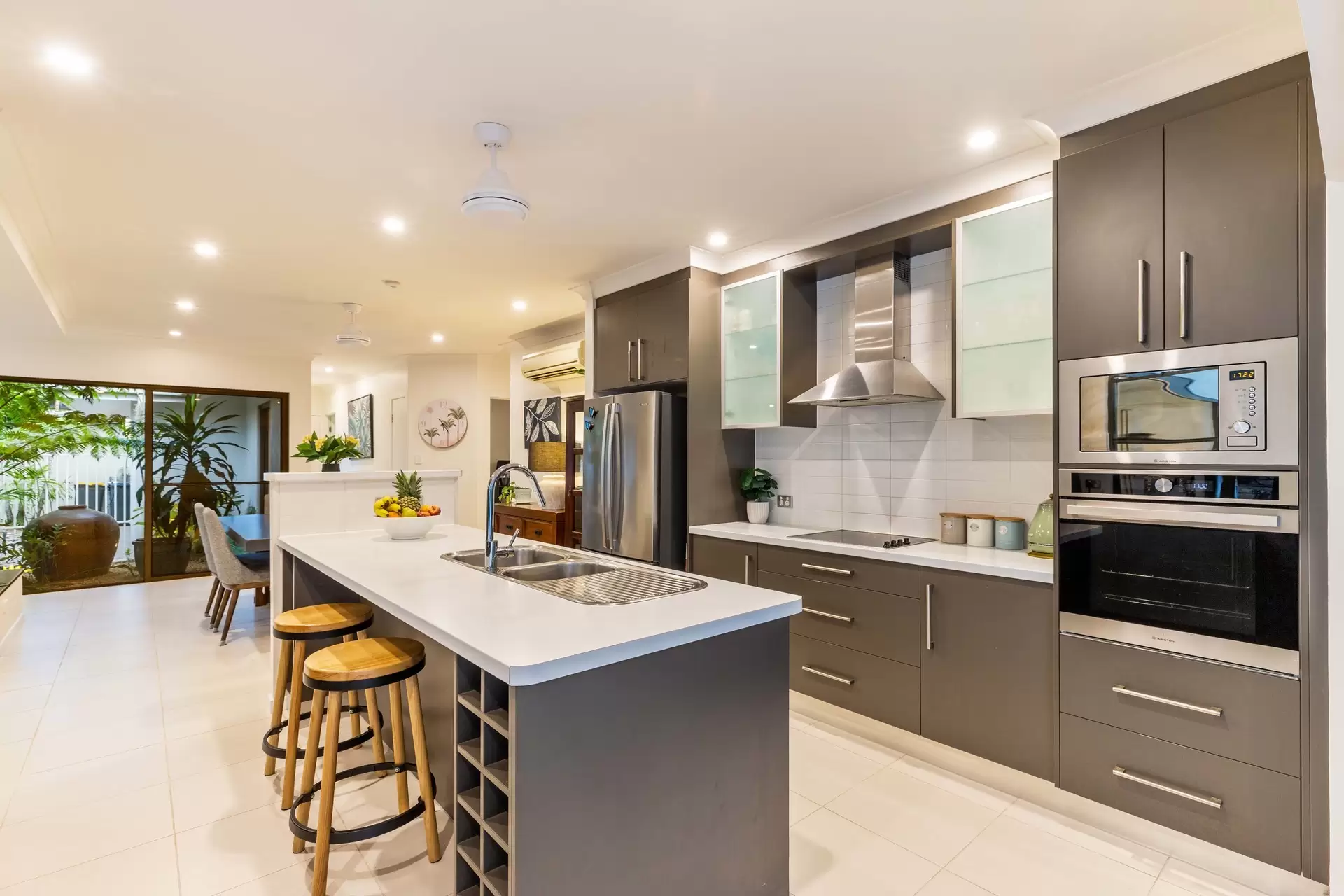 12/14-32 Barrier Street, Port Douglas Sold by Queensland Sotheby's International Realty - image 1