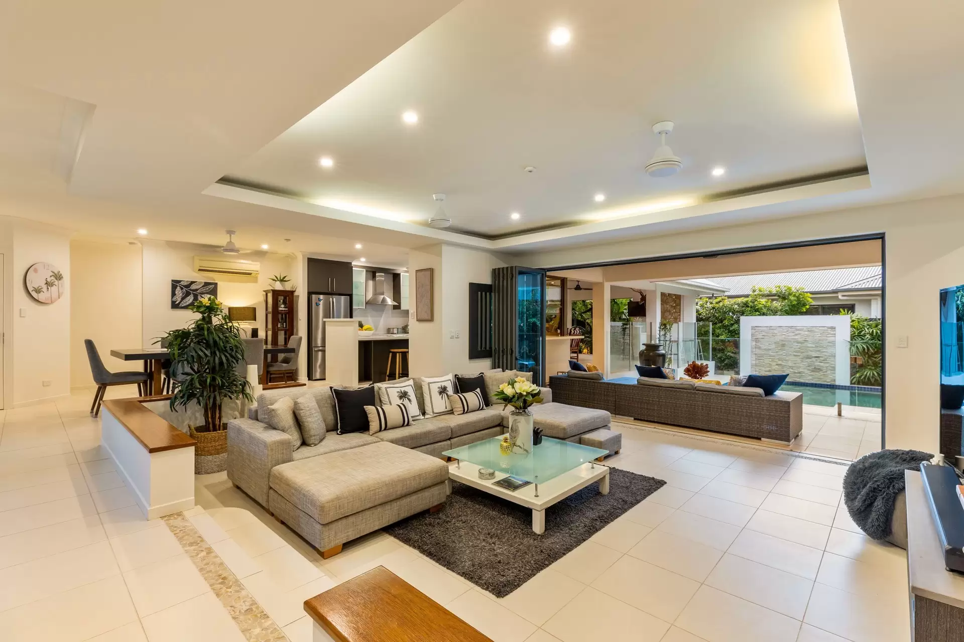 12/14-32 Barrier Street, Port Douglas Sold by Queensland Sotheby's International Realty - image 1