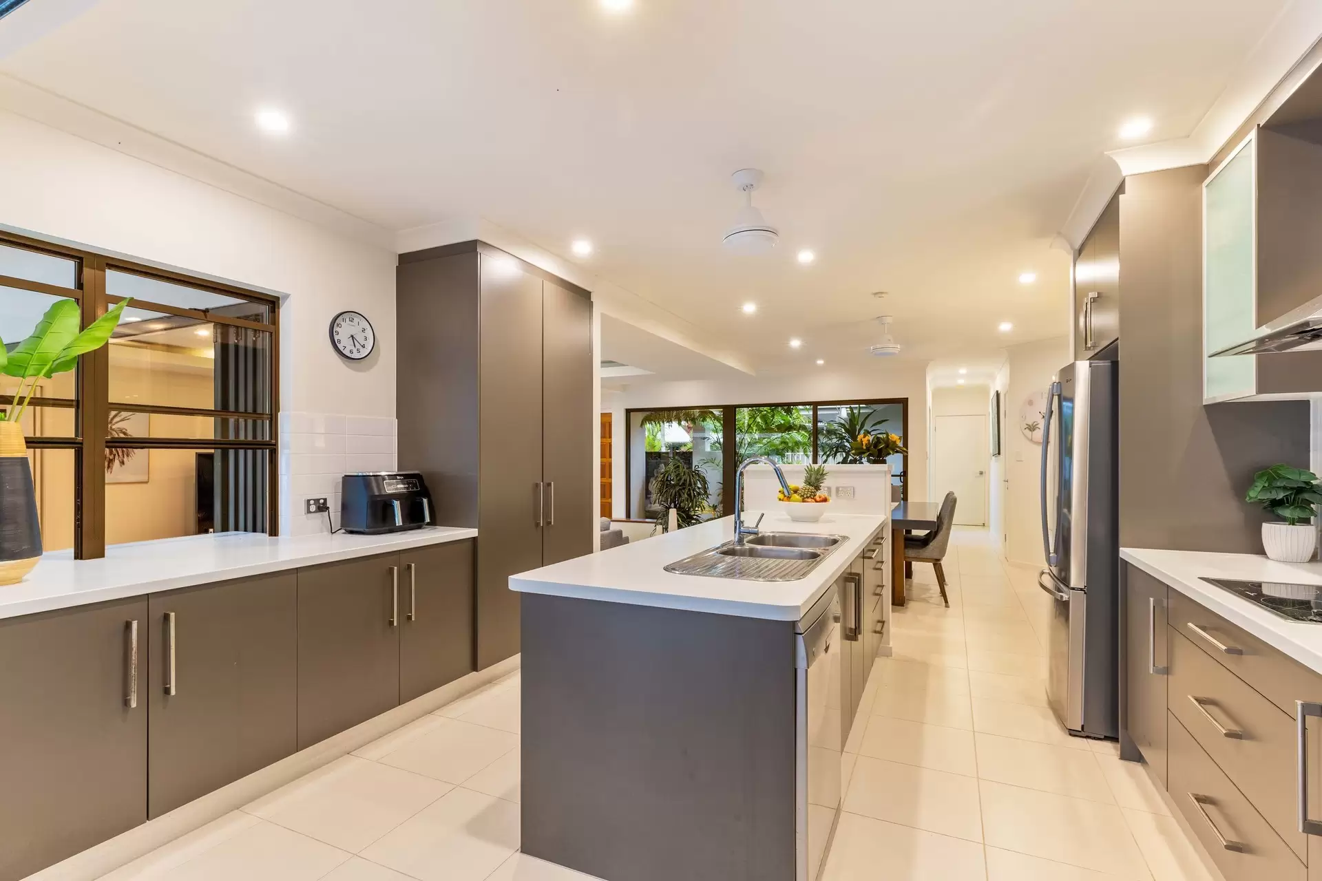 12/14-32 Barrier Street, Port Douglas Sold by Queensland Sotheby's International Realty - image 1