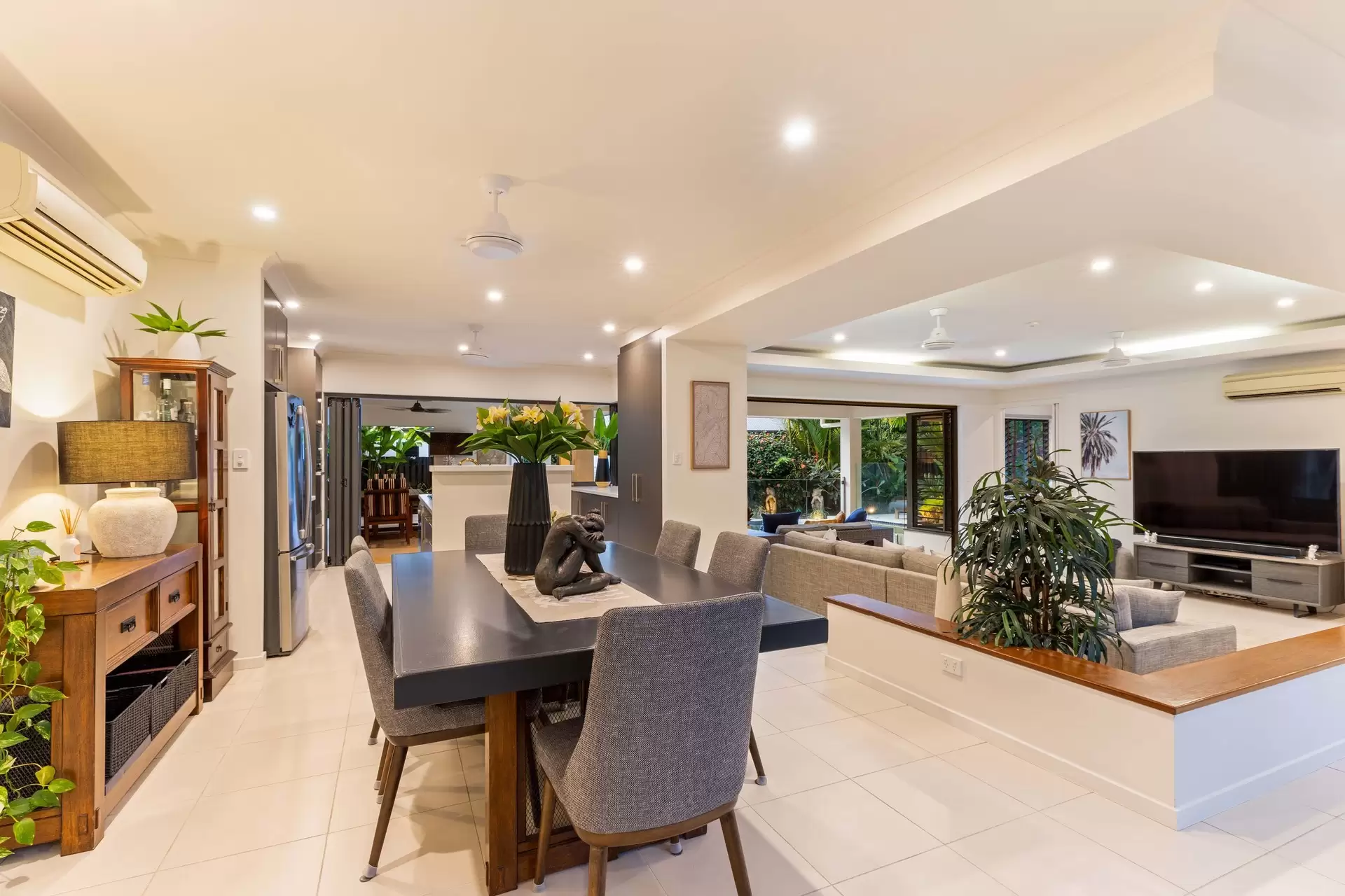 12/14-32 Barrier Street, Port Douglas Sold by Queensland Sotheby's International Realty - image 1