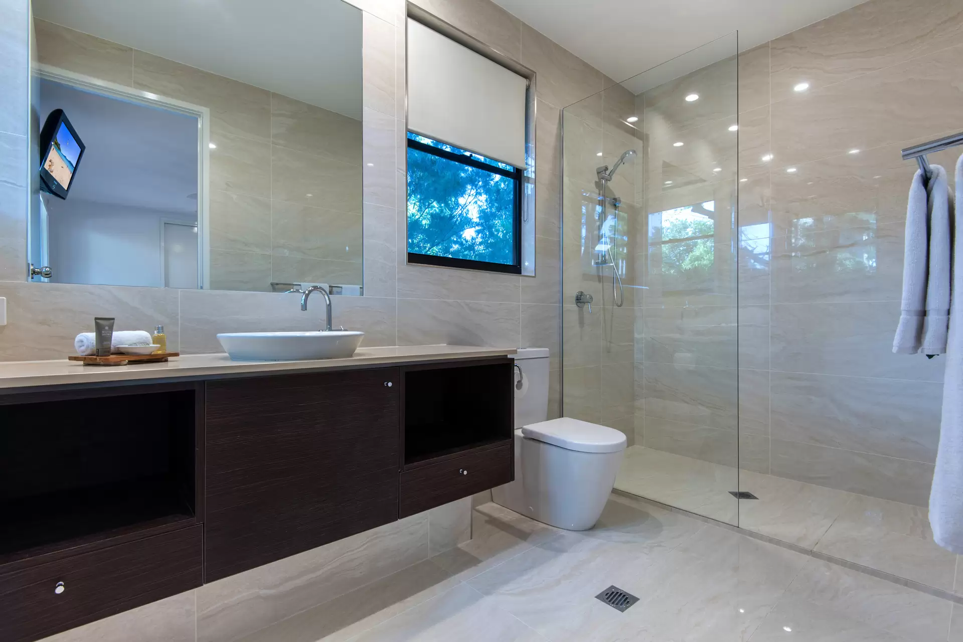 Infinity, 11 Whitsunday Boulevard, Hamilton Island For Sale by Queensland Sotheby's International Realty - image 1