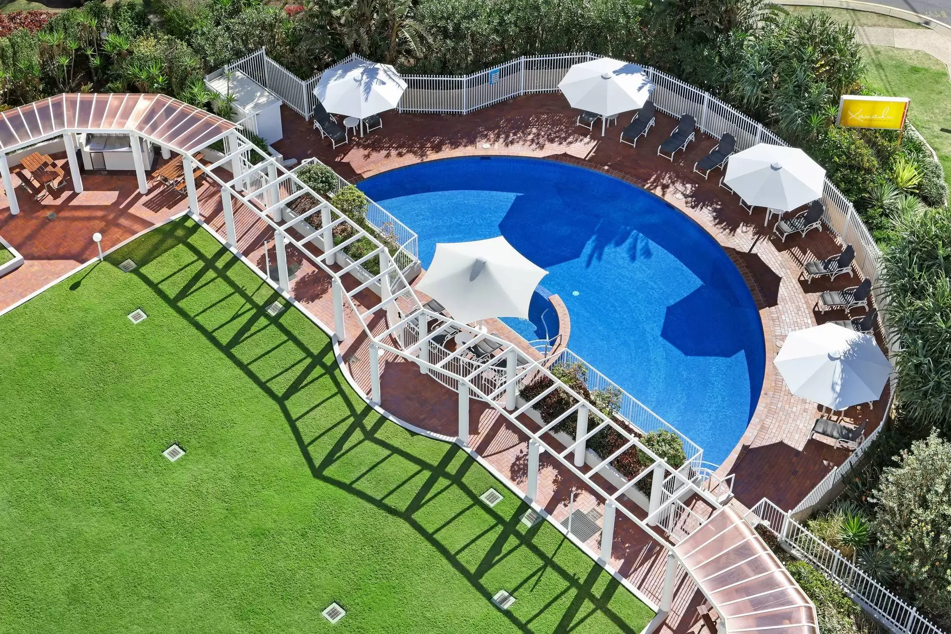 Xanadu 45/59 Pacific Street, Main Beach Sold by Queensland Sotheby's International Realty - image 1
