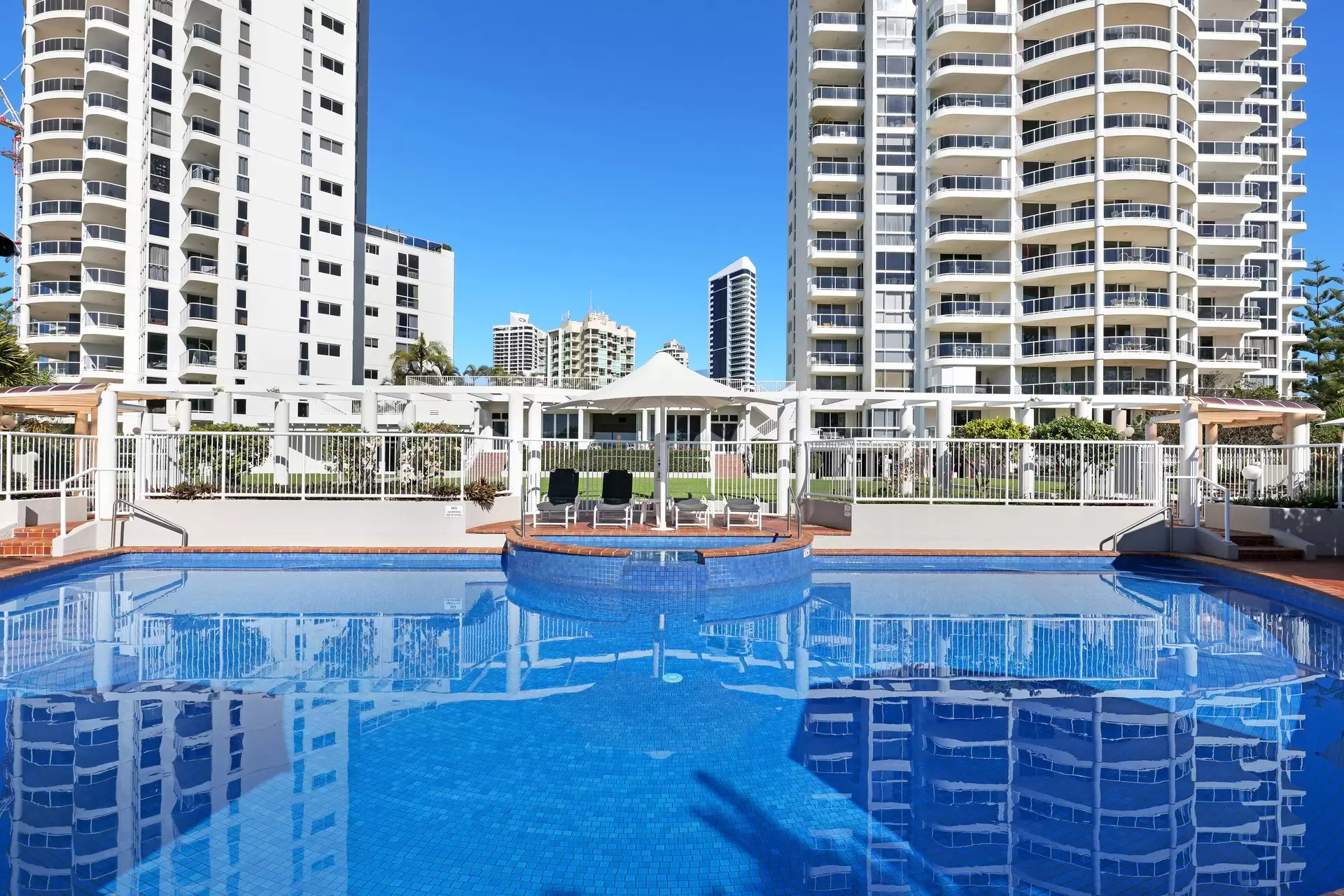 Xanadu 45/59 Pacific Street, Main Beach Sold by Queensland Sotheby's International Realty - image 1