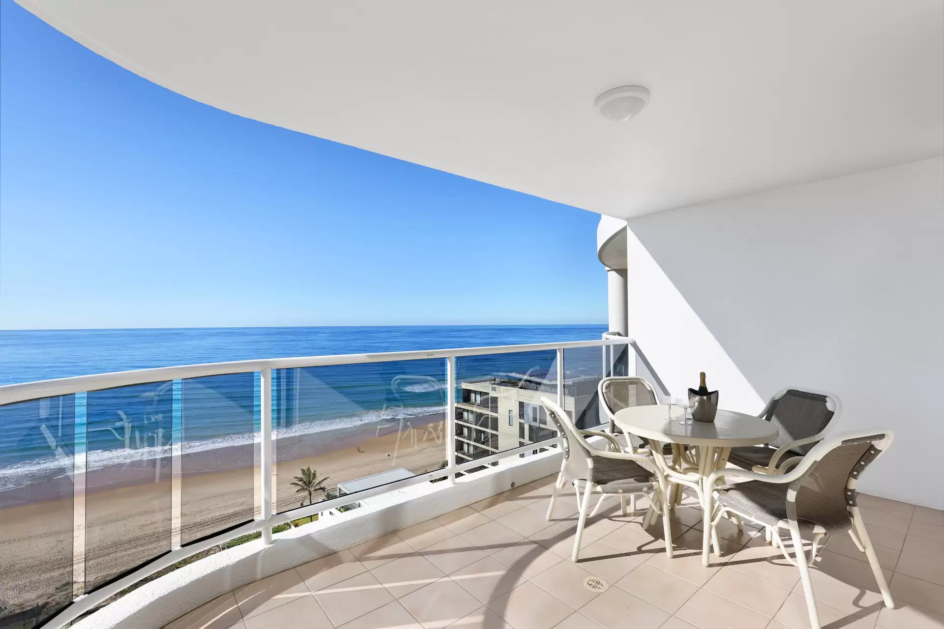 Xanadu 45/59 Pacific Street, Main Beach Sold by  - image 1