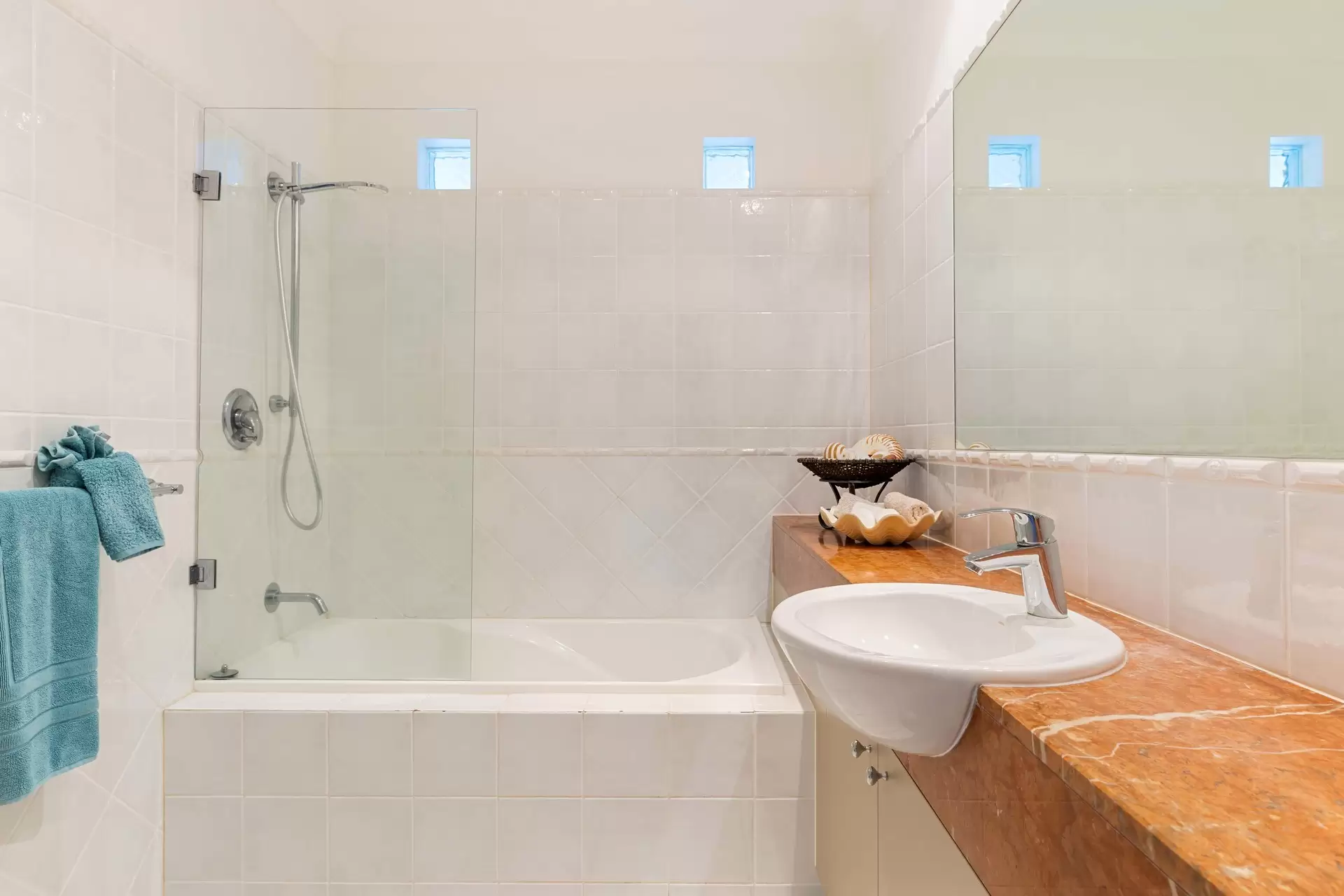 2/24-70 Nautilus Street, Port Douglas Sold by Queensland Sotheby's International Realty - image 1